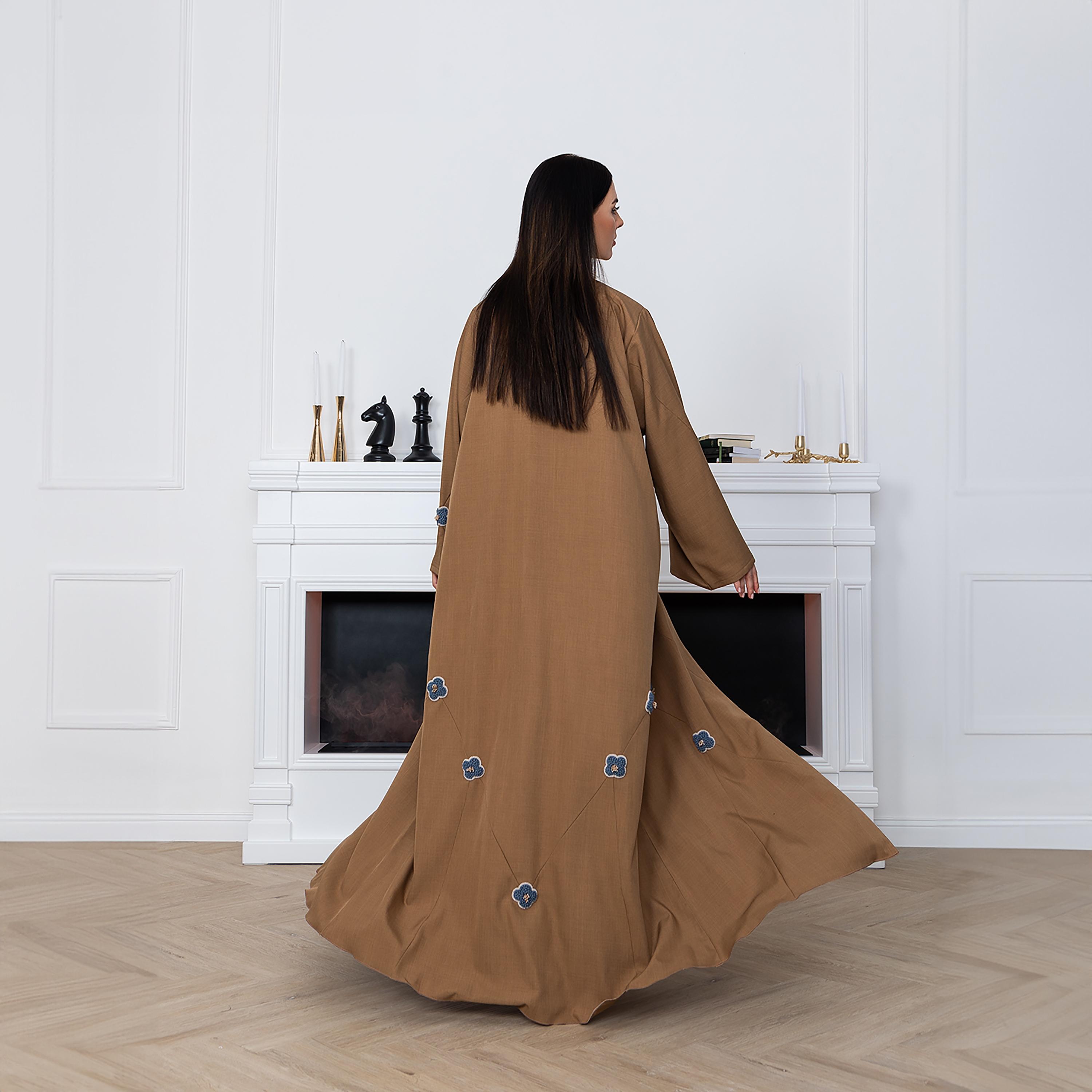 Moistreet Brown Embroidered Lapel Collared Wide Sleeves Melange Women's Abaya with Hijab-women-arabicclothing-abayas-image-4