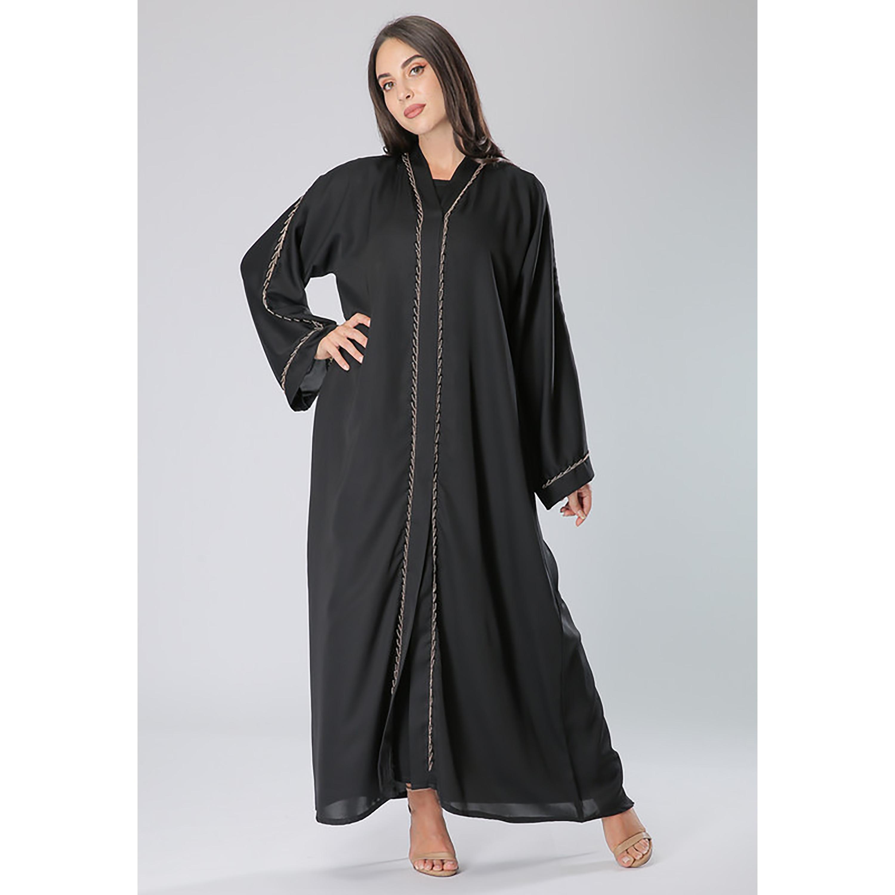 عباية سوداء مطرزة بالخرز بأكمام واسعة مع شيلة من مويستريت-women-arabicclothing-abayas-image-1