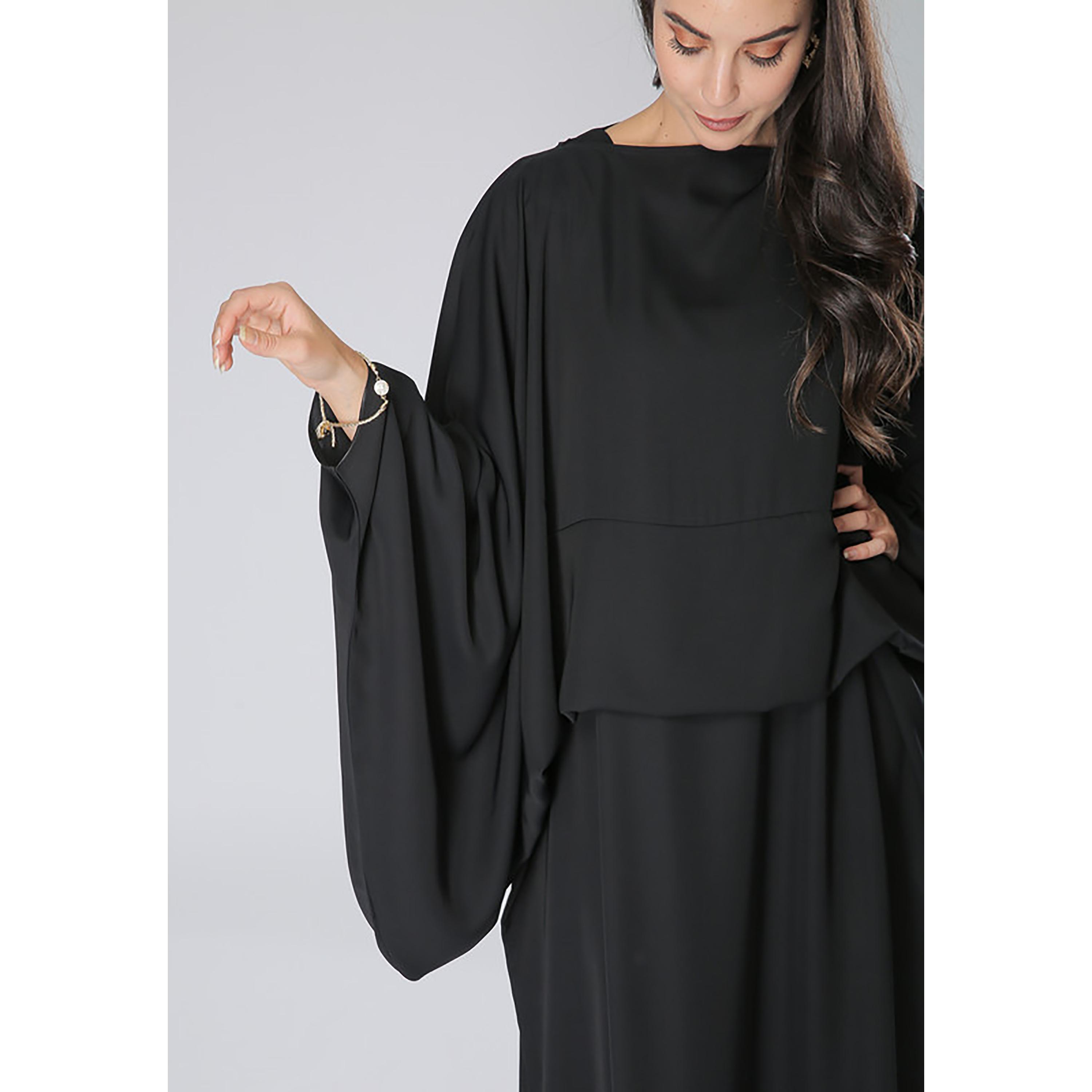 عباية فضفاضة بأكمام باتوينج باللون الأسود مع شيلة من مويستريت-women-arabicclothing-abayas-image-2