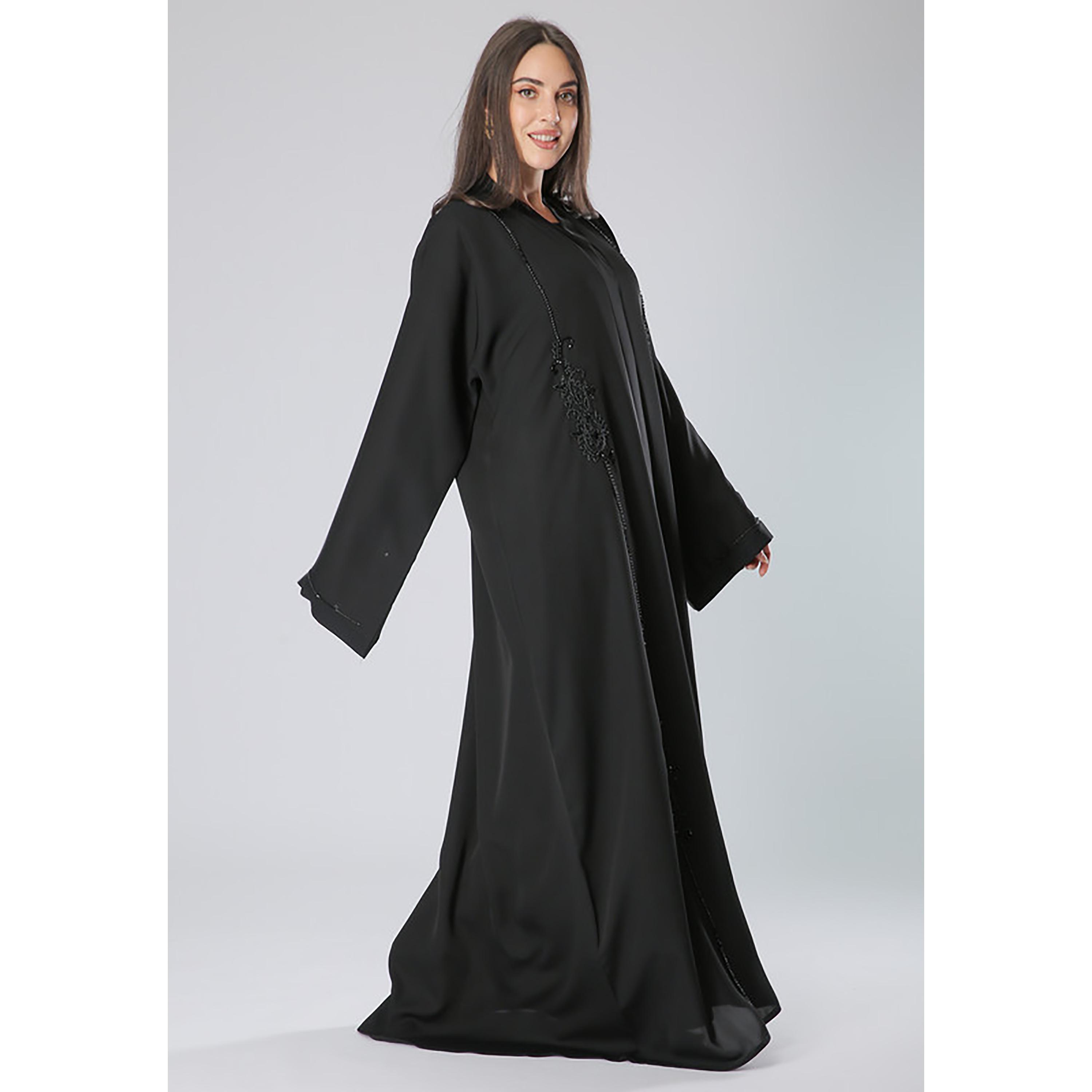 عباية سوداء مطرزة بالخرز بأكمام واسعة مع شيلة من مويستريت-women-arabicclothing-abayas-image-3