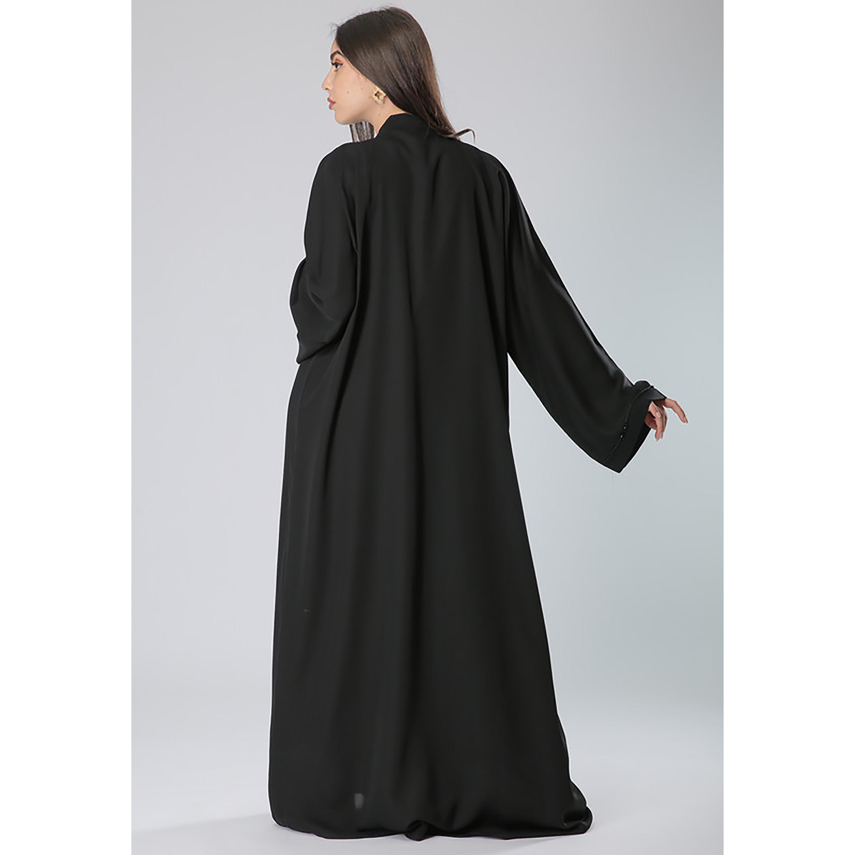 عباية سوداء مطرزة بالخرز بأكمام واسعة مع شيلة من مويستريت-women-arabicclothing-abayas-image-4