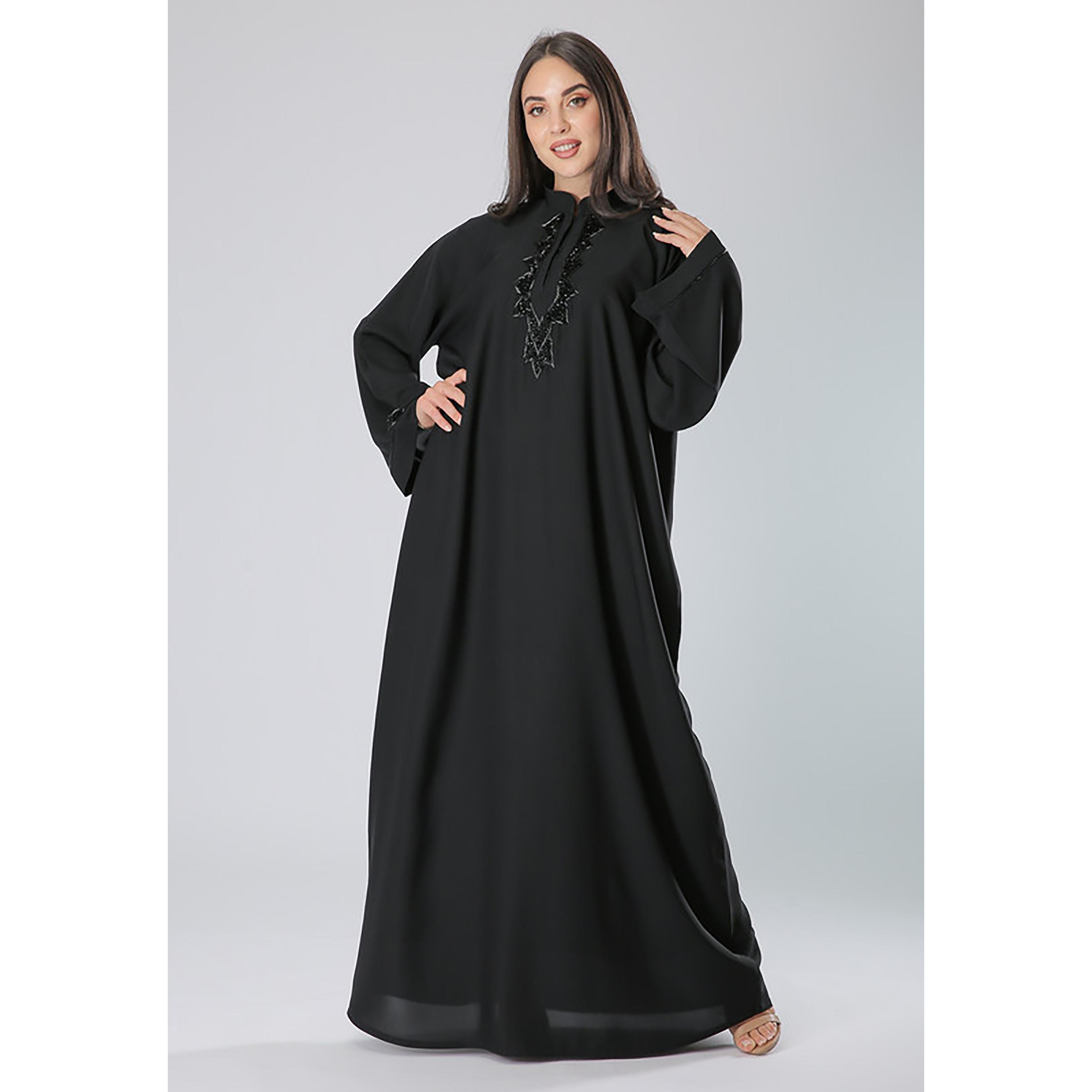 عباية سوداء مطرزة بالخرز بأكمام واسعة مع شيلة من مويستريت-women-arabicclothing-abayas-image-1