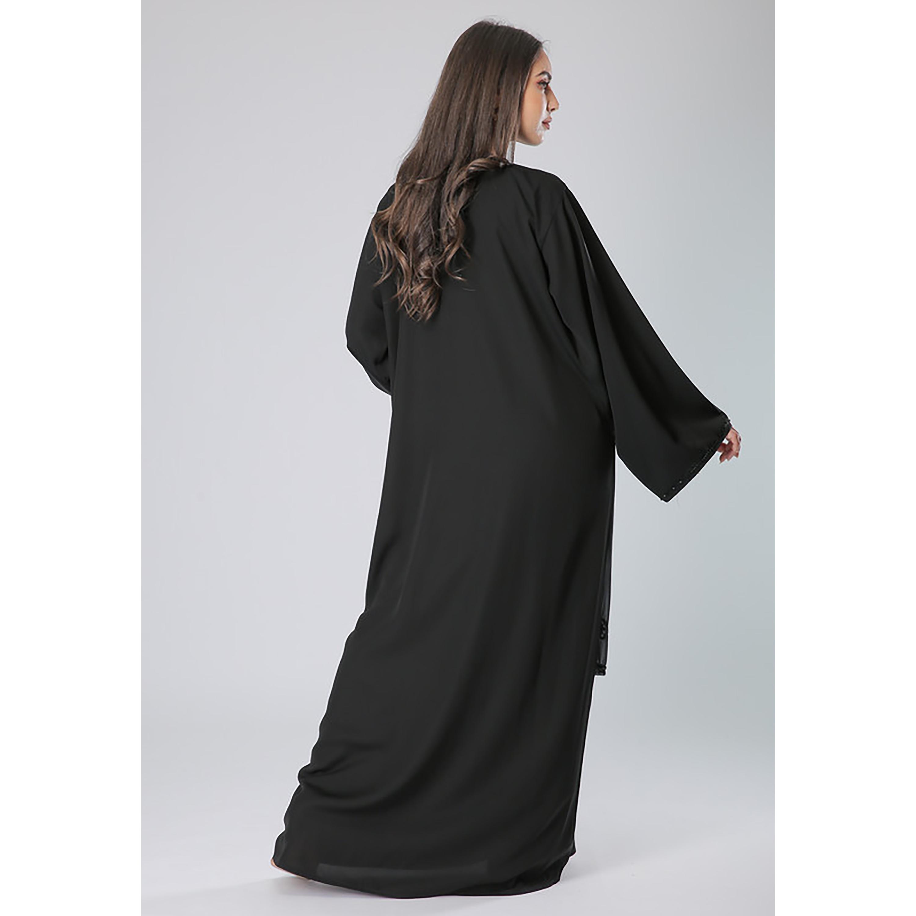 عباية سوداء مطرزة بالخرز مقسمة بأكمام واسعة مع شيلة من مويستريت-women-arabicclothing-abayas-image-4