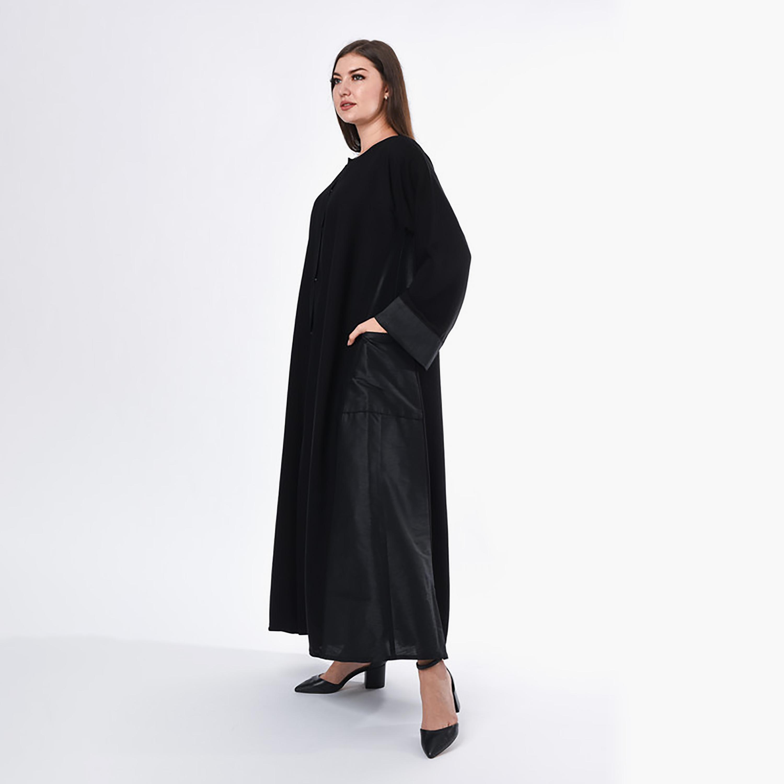 عباية كريب سوداء مع شيلة من مويستريت-women-arabicclothing-abayas-image-3