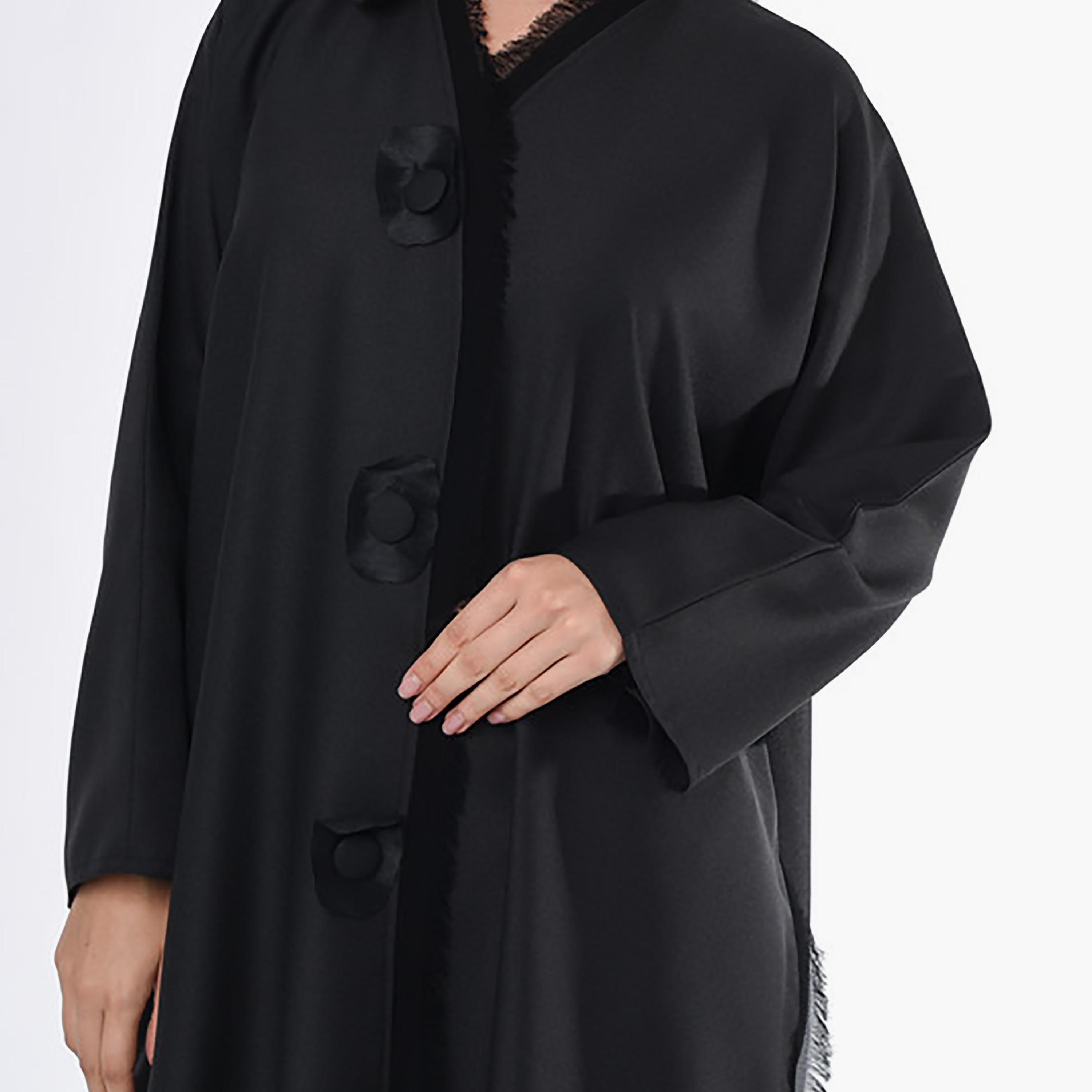 عباية كتان مطرزة باللون الأسود مع شيلة من مويستريت-women-arabicclothing-abayas-image-2