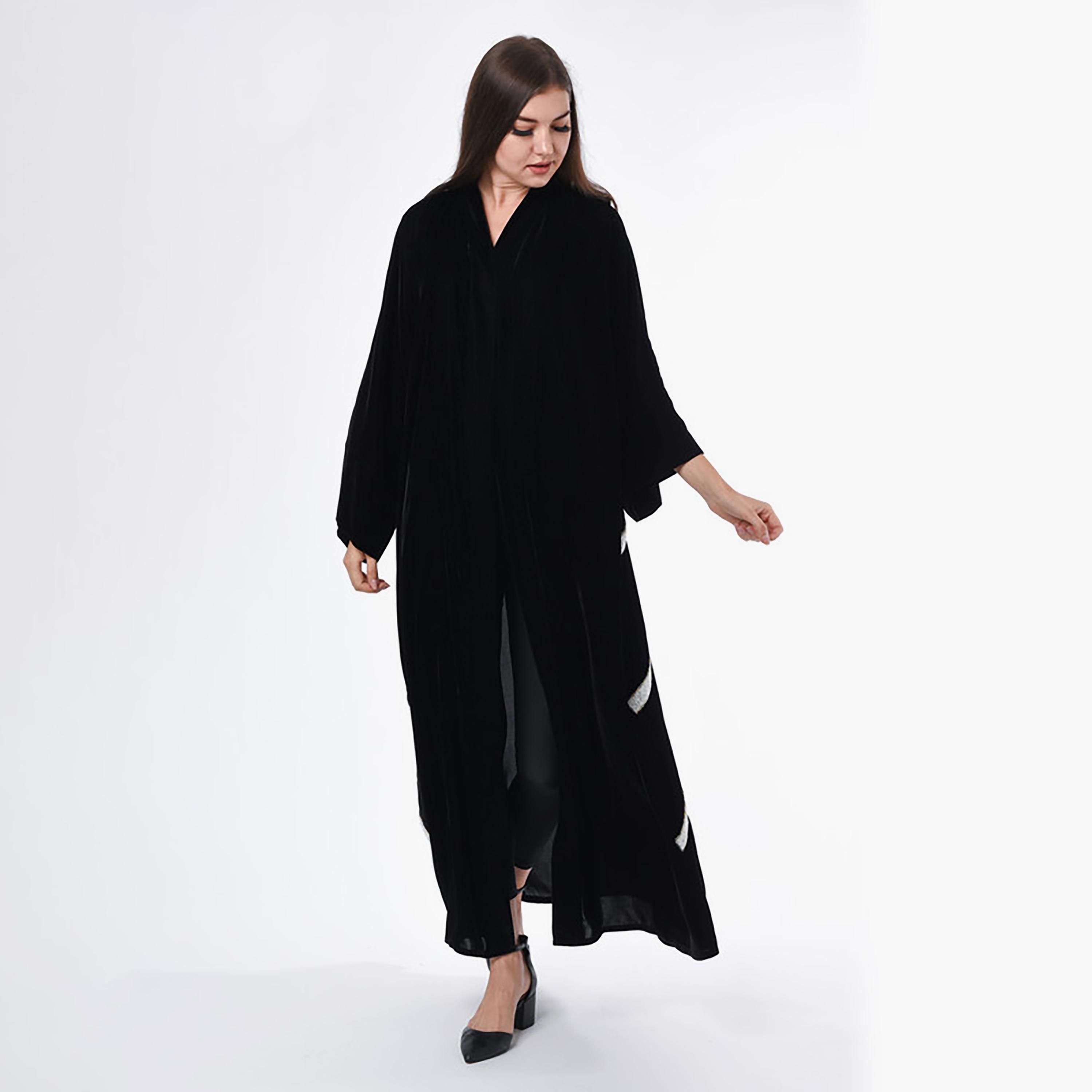 عباية مخملية مطرزة باللون الأسود مع شيلة من مويستريت-women-arabicclothing-abayas-image-1