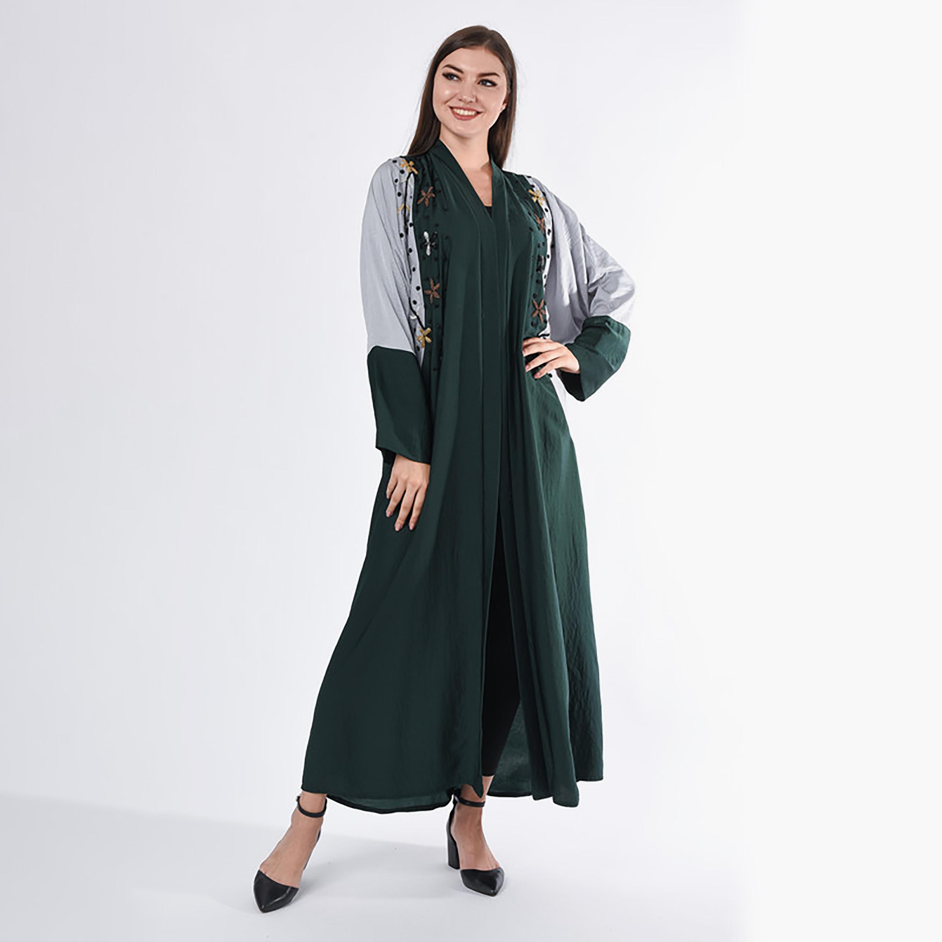 عباية مطرزة متعددة الألوان مع شيلة من مويستريت-women-arabicclothing-abayas-image-1