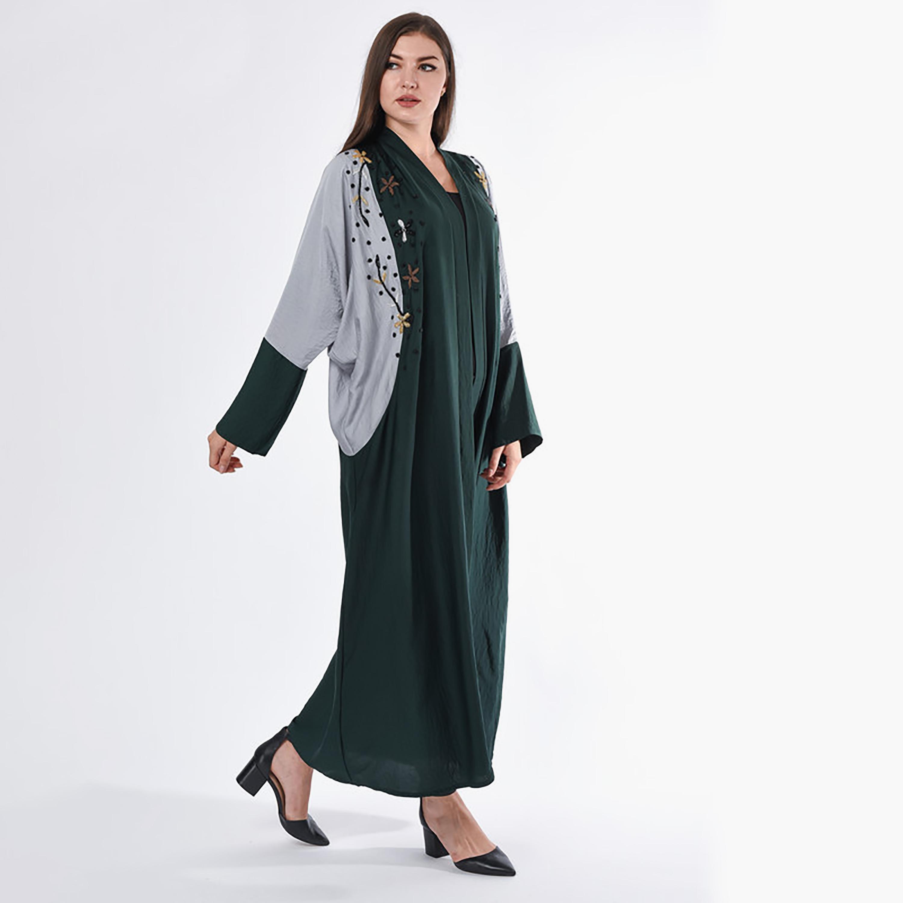 عباية مطرزة متعددة الألوان مع شيلة من مويستريت-women-arabicclothing-abayas-image-3
