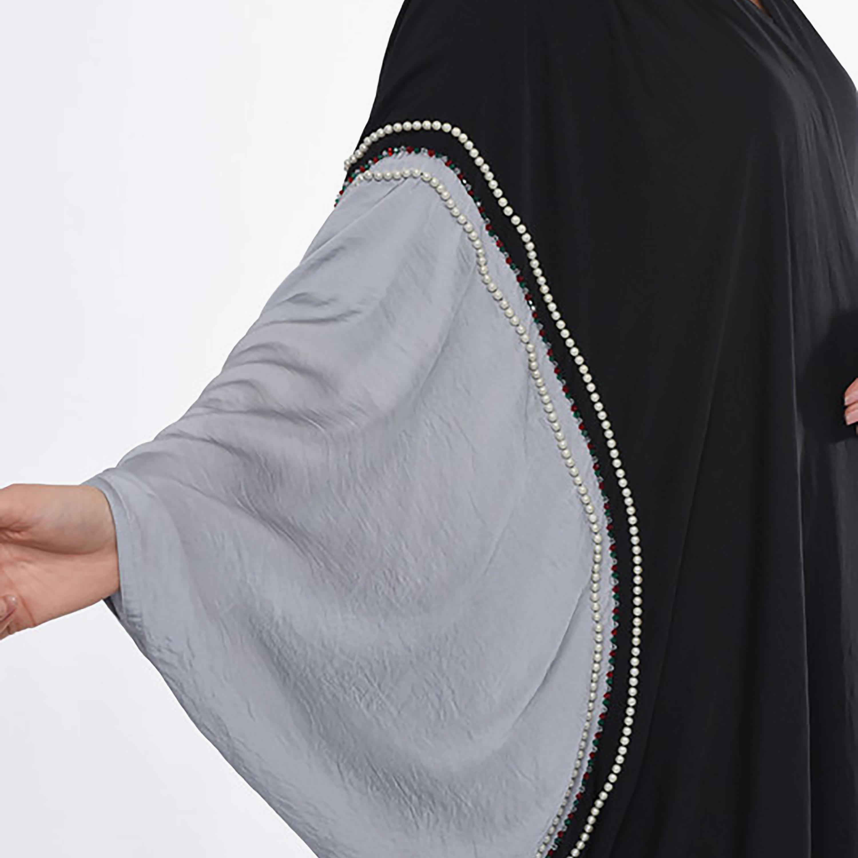 عباية سوداء مطرزة بأكمام باتوينج مع شيلة من مويستريت-women-arabicclothing-abayas-image-2
