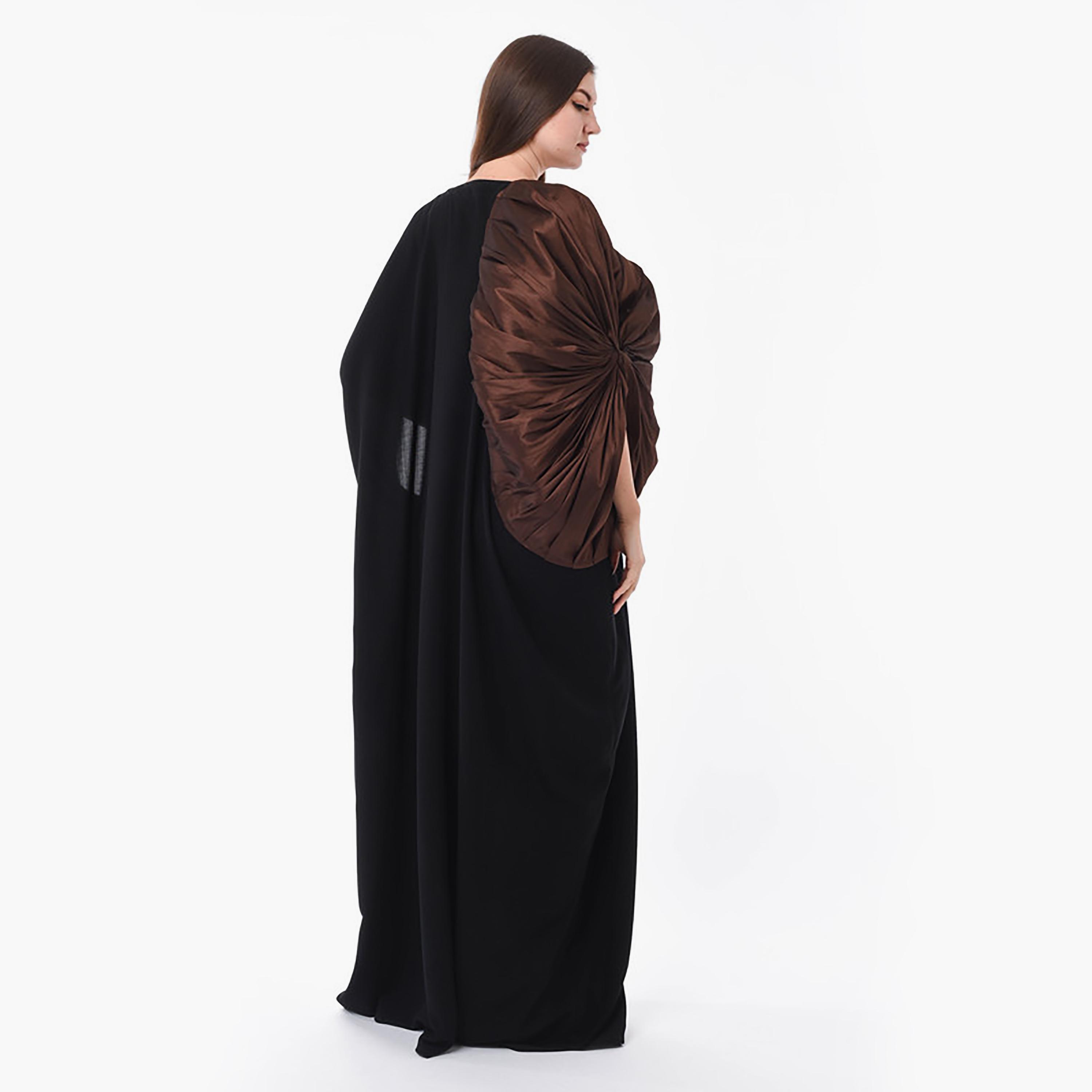 MOiSTREET Black Pleated Linen Slit Sleeves Abaya with Sheila-women-arabicclothing-abayas-image-4