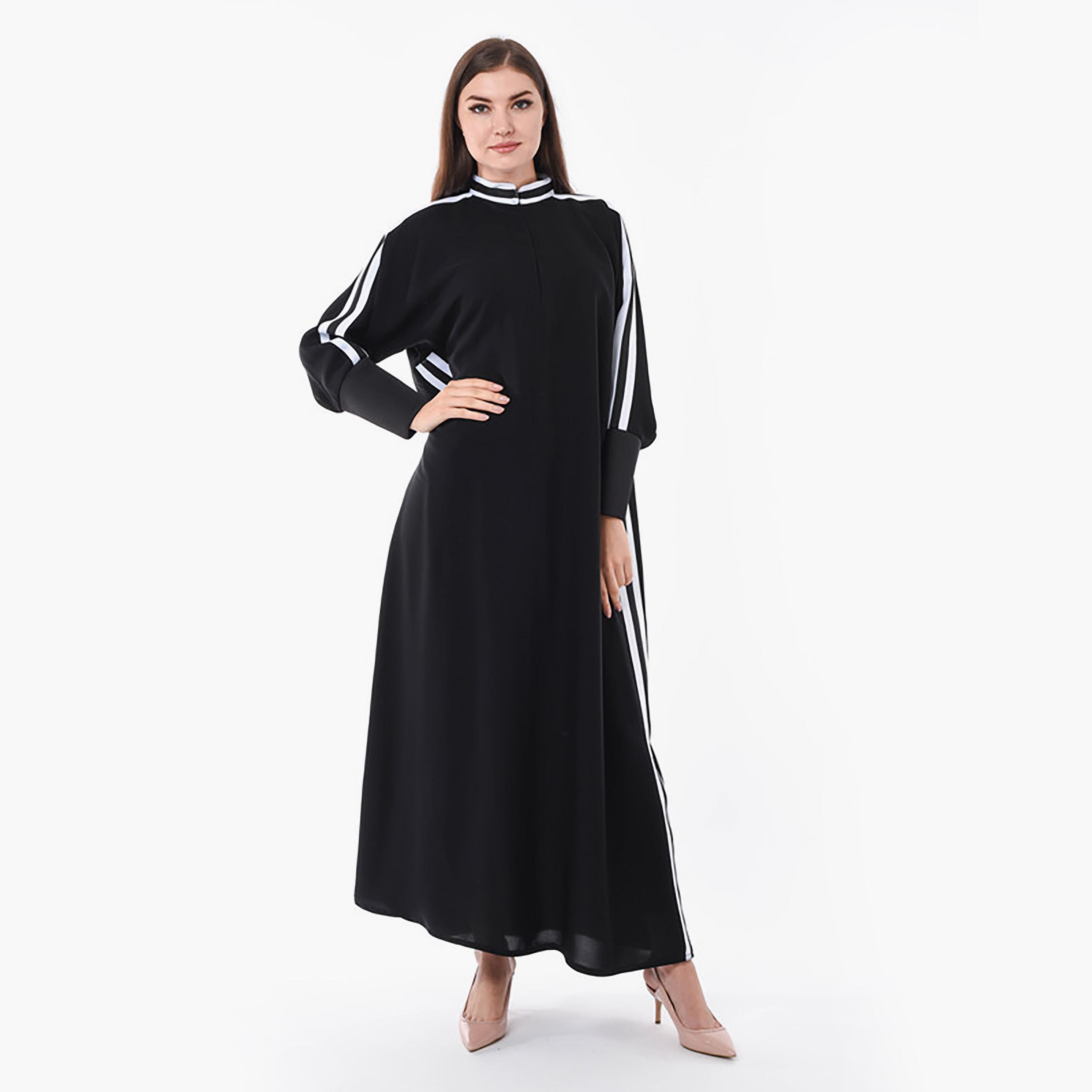 جلابية كريب مخططة باللون الأسود من مويستريت-women-arabicclothing-jalabiyas-image-1
