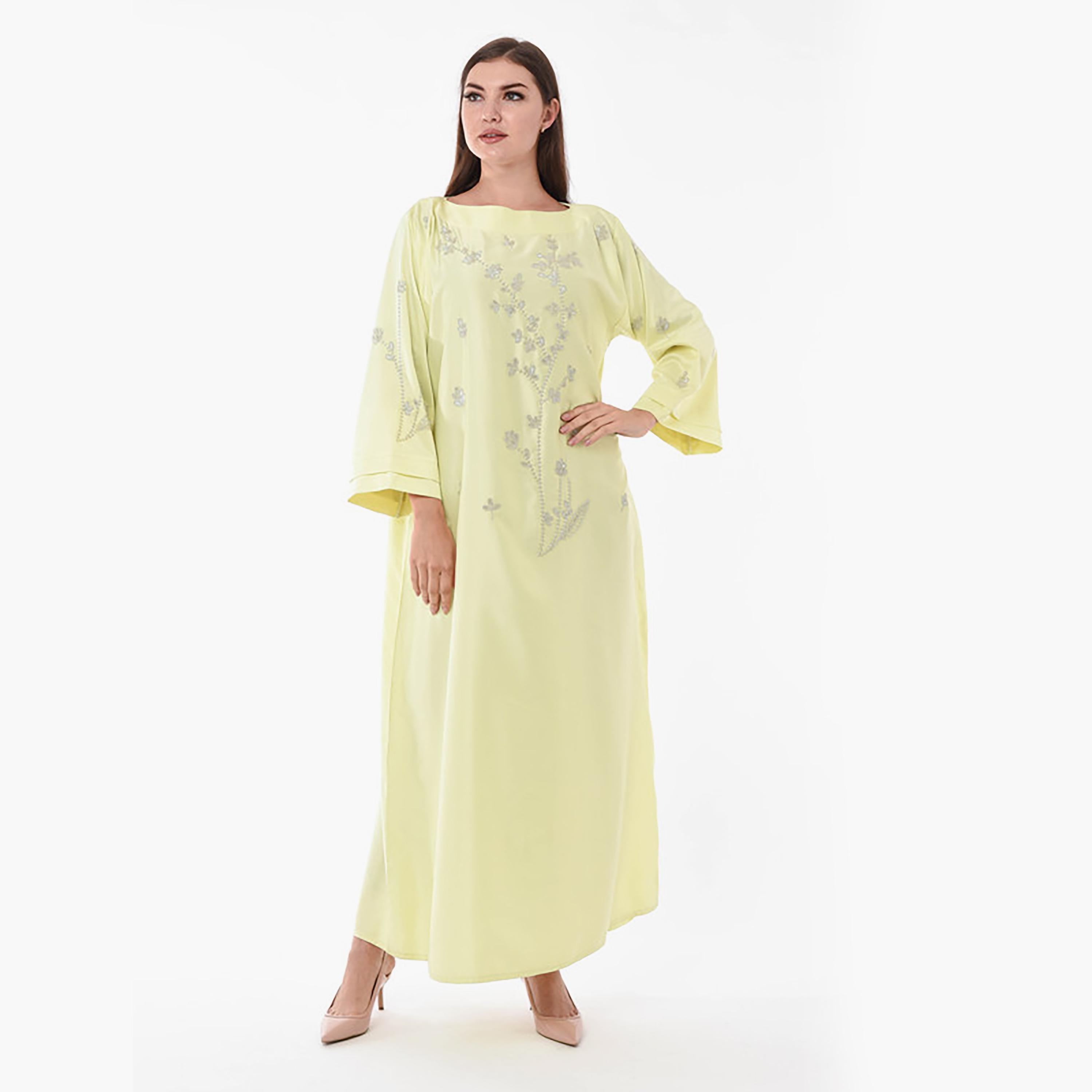 جلابية برقبة قارب مطرزة يدويًا باللون الأصفر والترتر من مويستريت-women-arabicclothing-jalabiyas-image-1