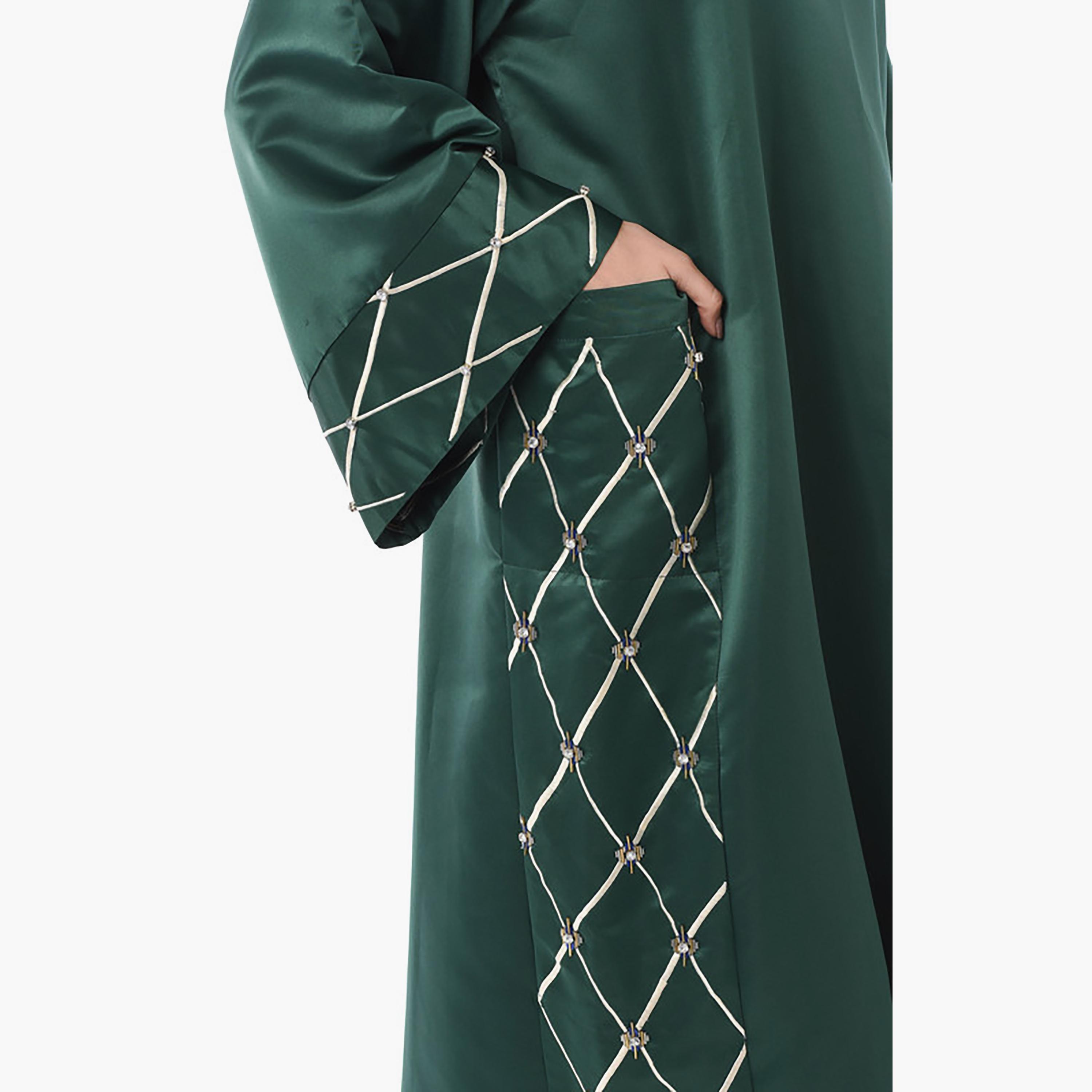 جلابية ذات أكمام واسعة ومزينة بالكريستال باللون الأخضر من مويستريت-women-arabicclothing-jalabiyas-image-2