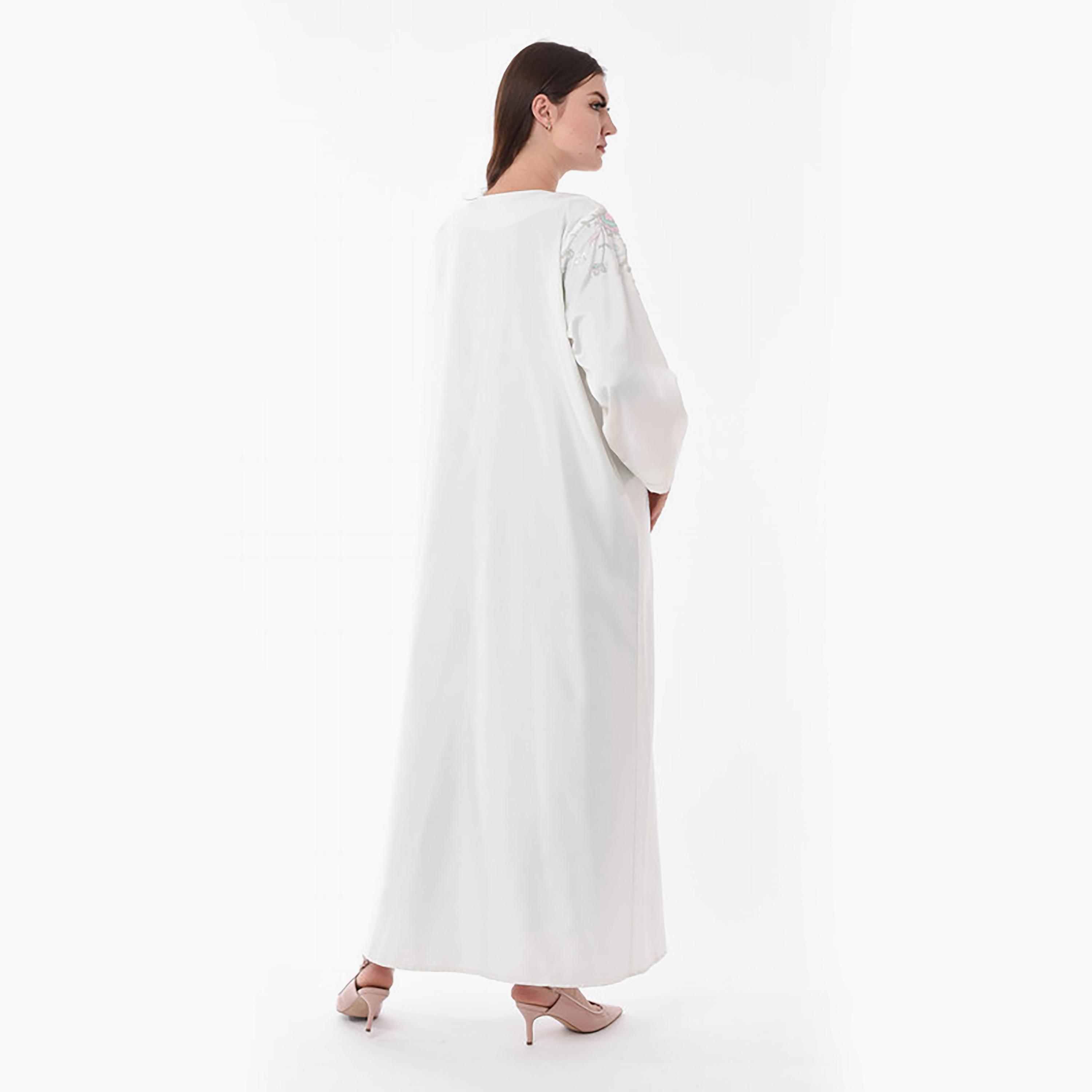 جلابية بيضاء مطرزة بالترتر ومزينة برقبة قارب من مويستريت-women-arabicclothing-jalabiyas-image-4