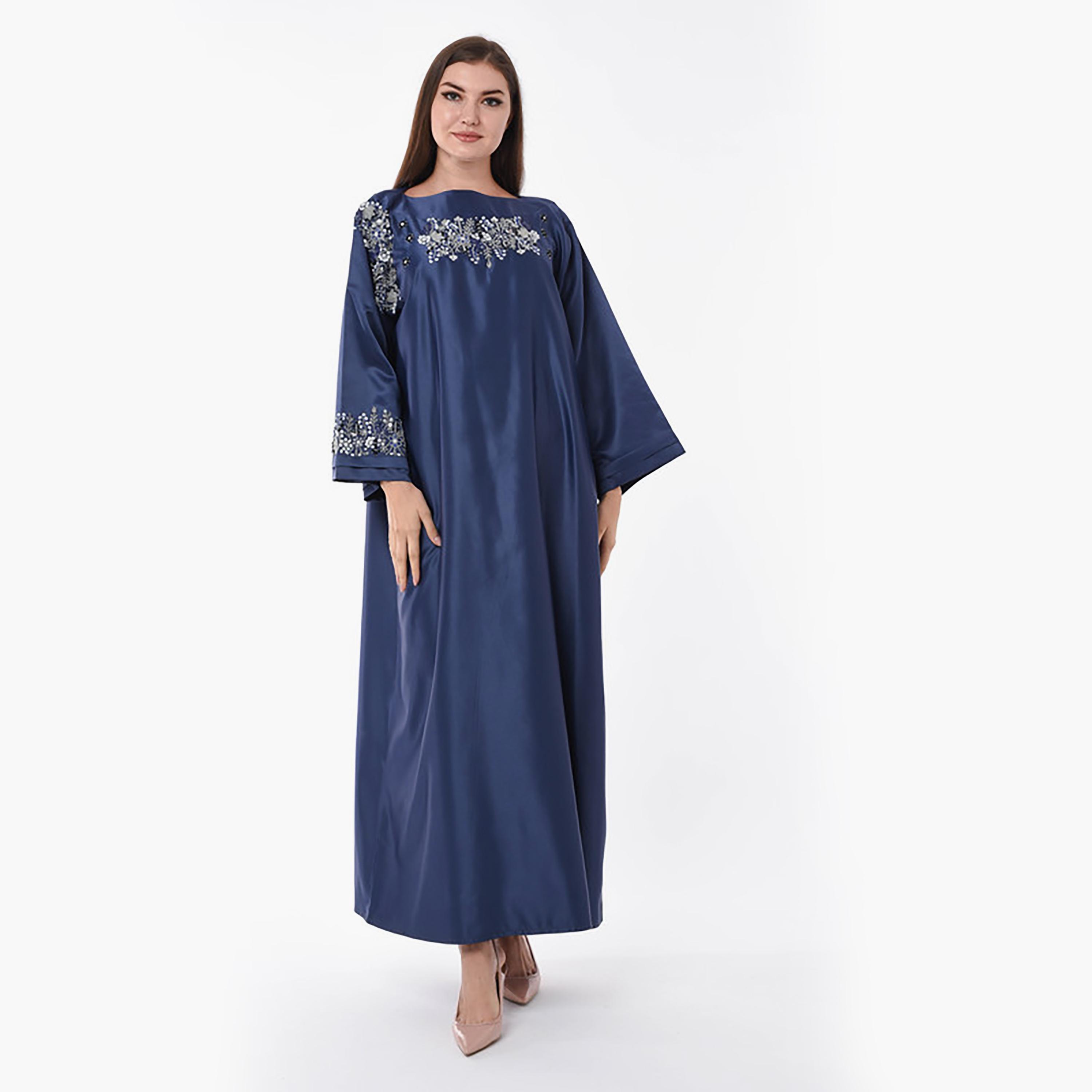 جلابية  باللون الأزرق مطرز بالخرز والترتر وياقة قارب وأكمام واسعة من مويستريت-women-arabicclothing-jalabiyas-image-1