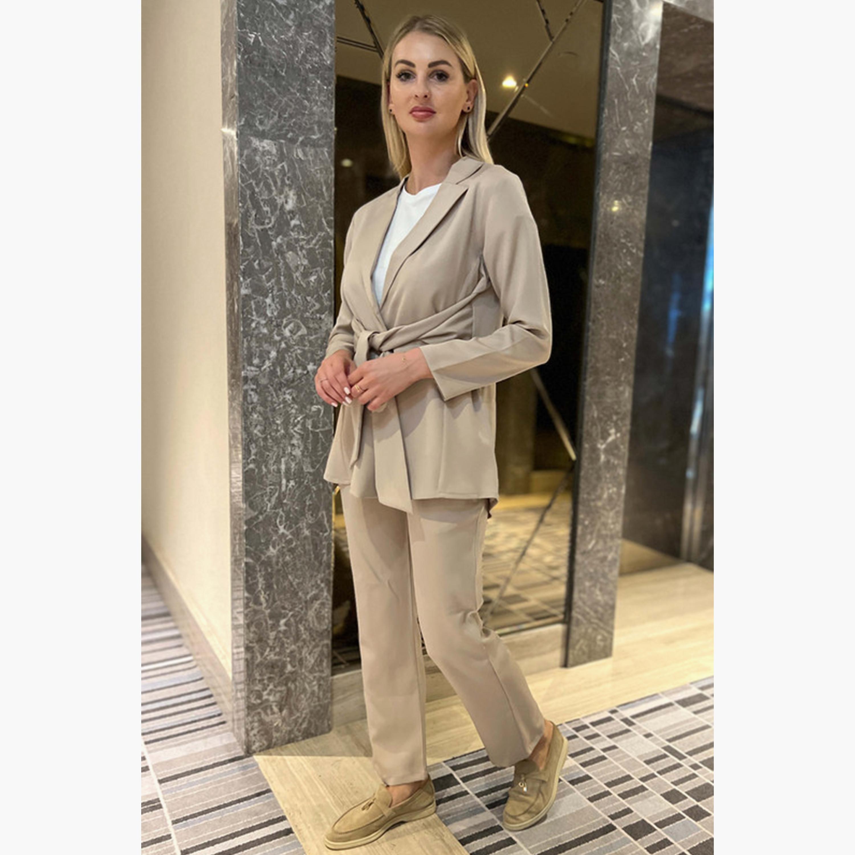 MOiSTREET 2-Piece Set Beige Barbie Crepe Notched Lapel Blazer and Pants-women-arabicclothing-abayainner-image-2