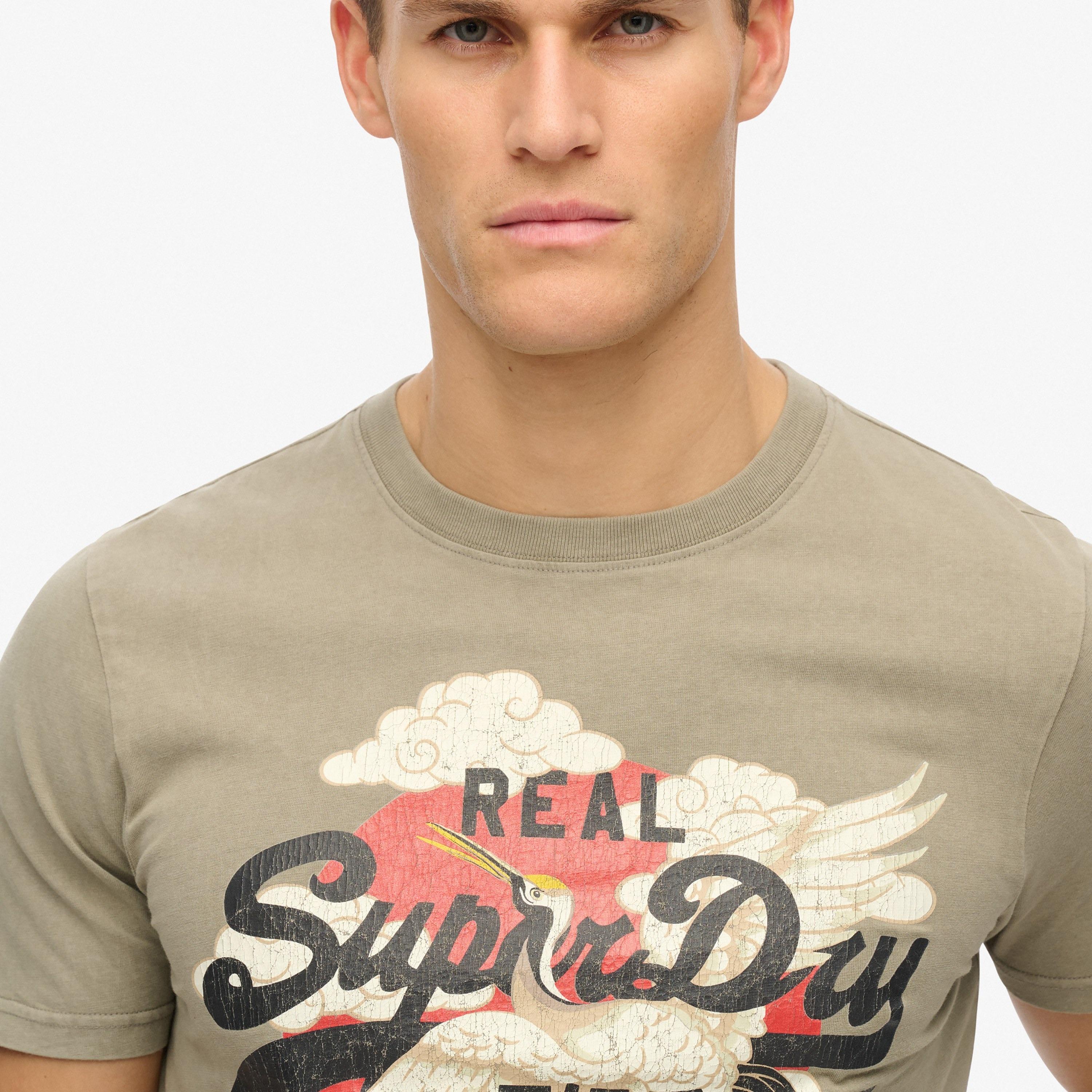 تي شيرت برسومات برقبة دائرية بأكمام قصيرة للرجال من سوبردراي-men-clothing-tshirtsandpolos-tshirts-image-3