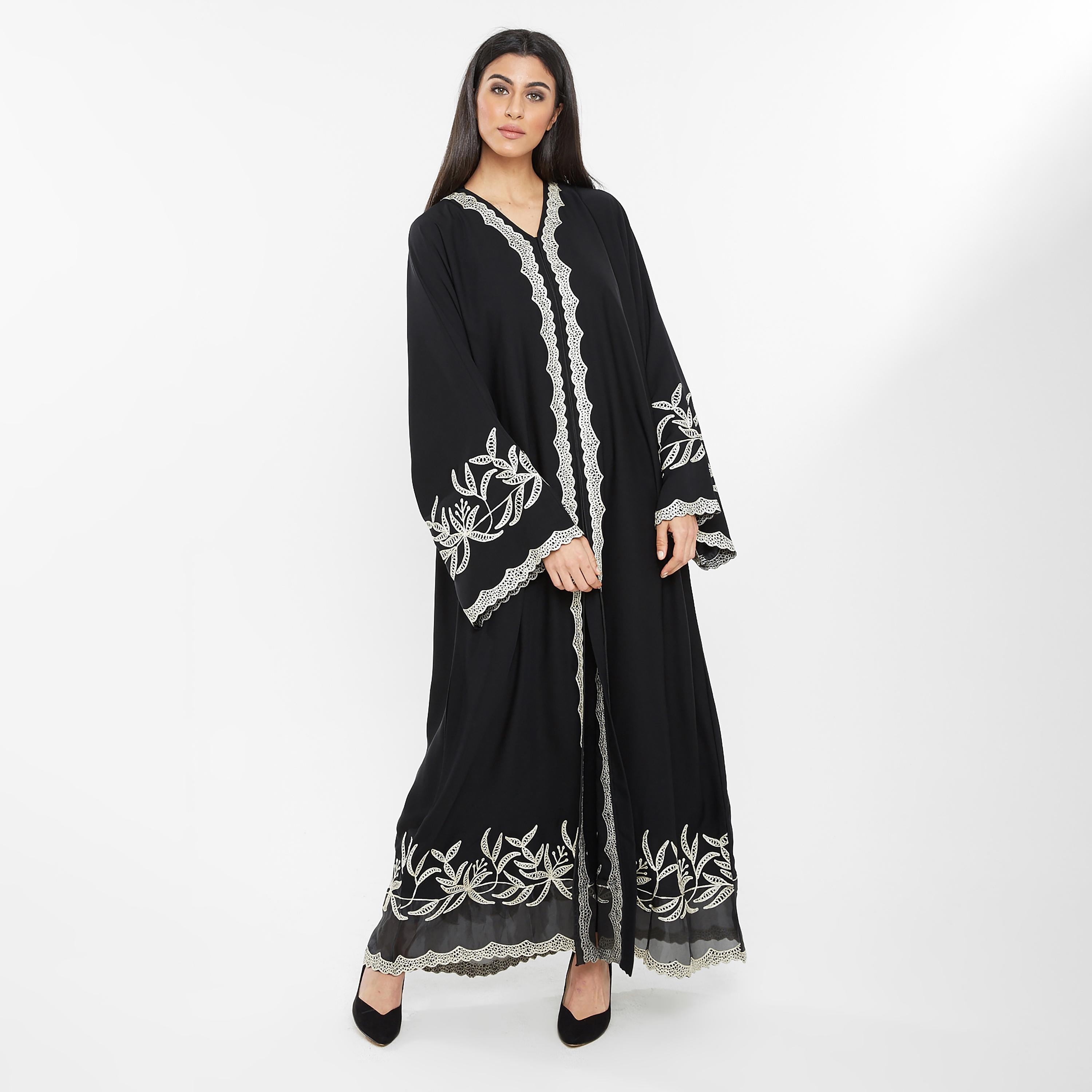 عباية نسائية نيدا مع حجاب وتطريز كروشيه باللون الأسود بأكمام واسعة من نخبه-women-arabicclothing-abayas-image-2