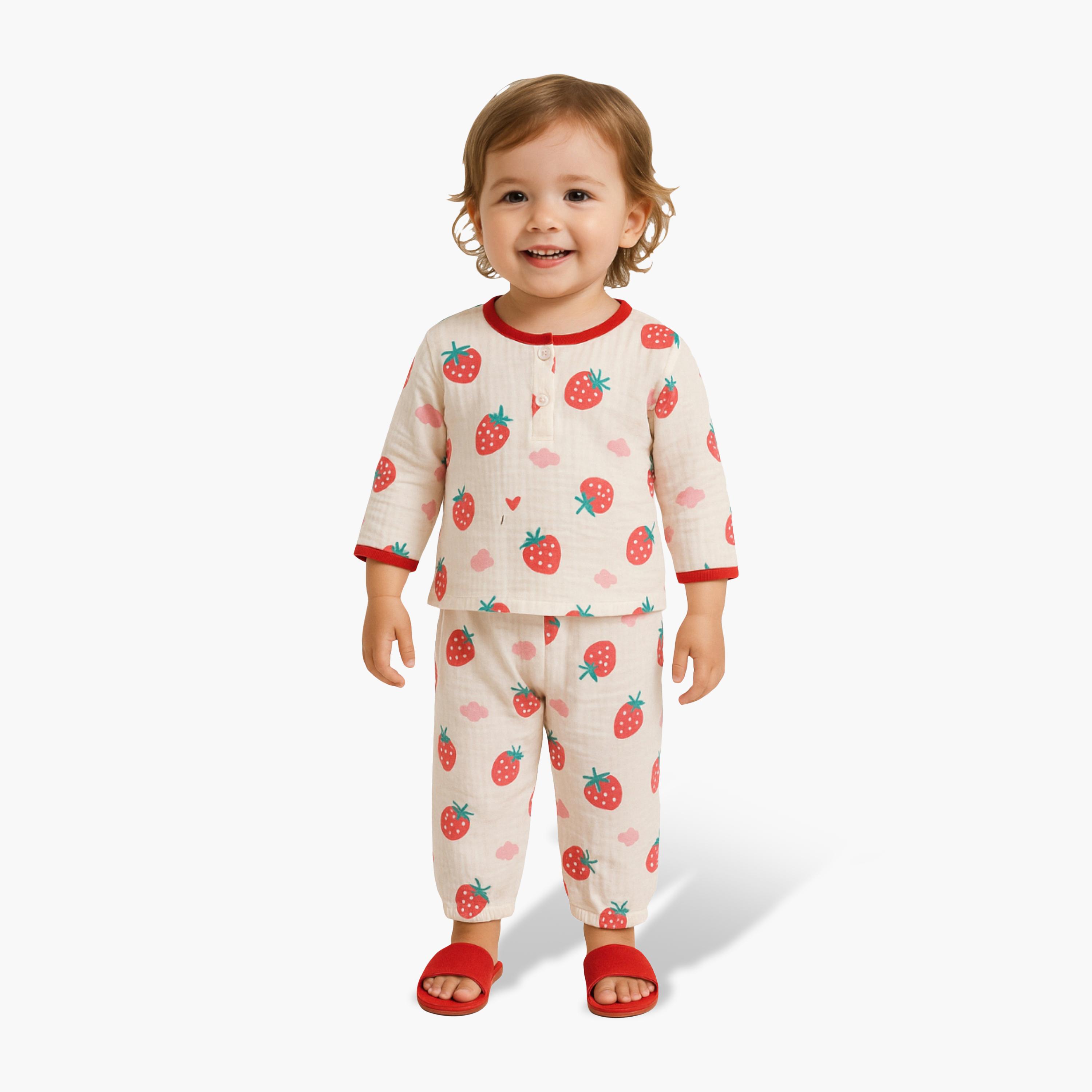 طقم بيجامة قطن موسلين بطبعة فراولة من فيكتور آند جين-girls-clothing-nightwear-image-1
