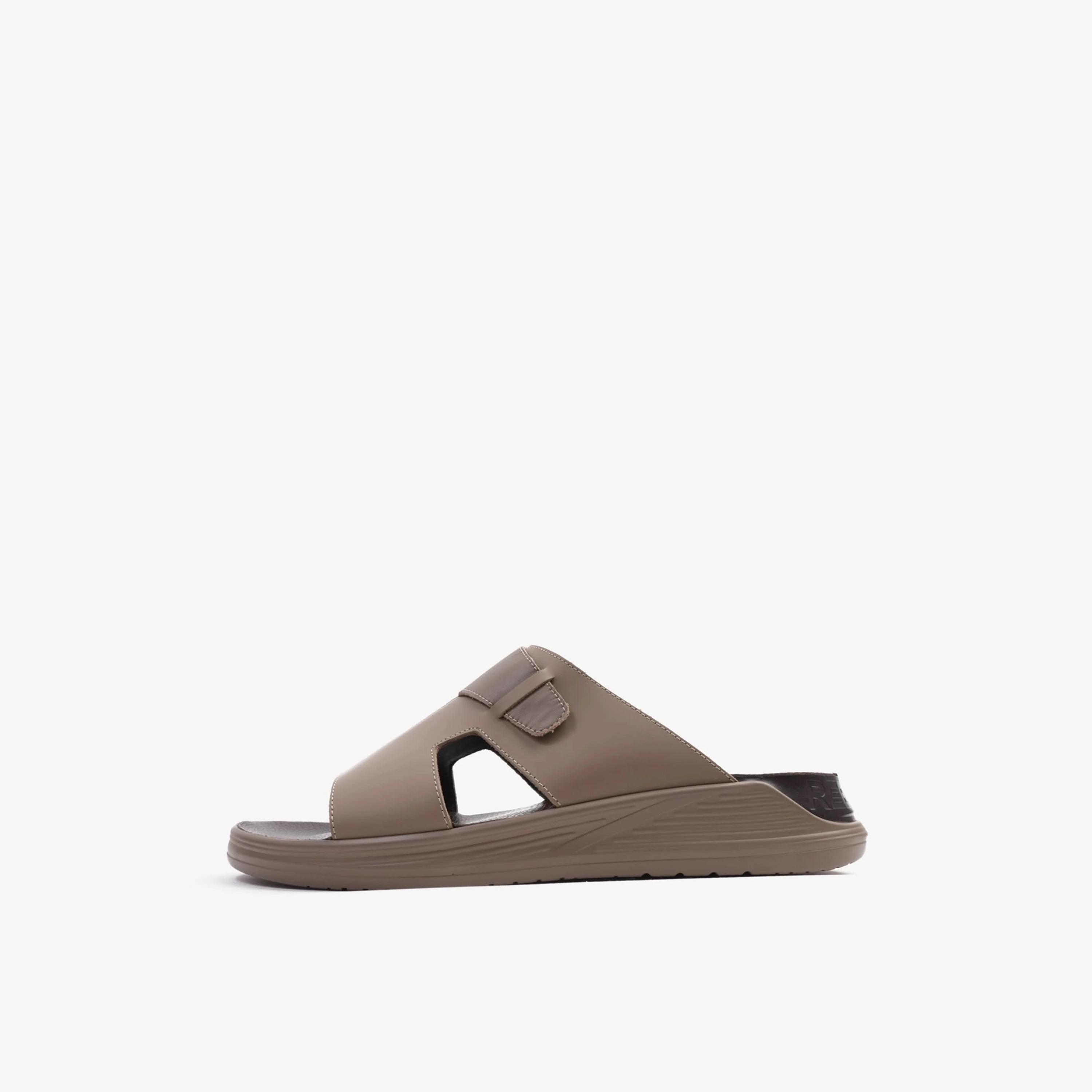 UOMO Cavalier Men's Slip-On Arabic Sandals | MSDCVALP101-men-shoes-sandals-image-4