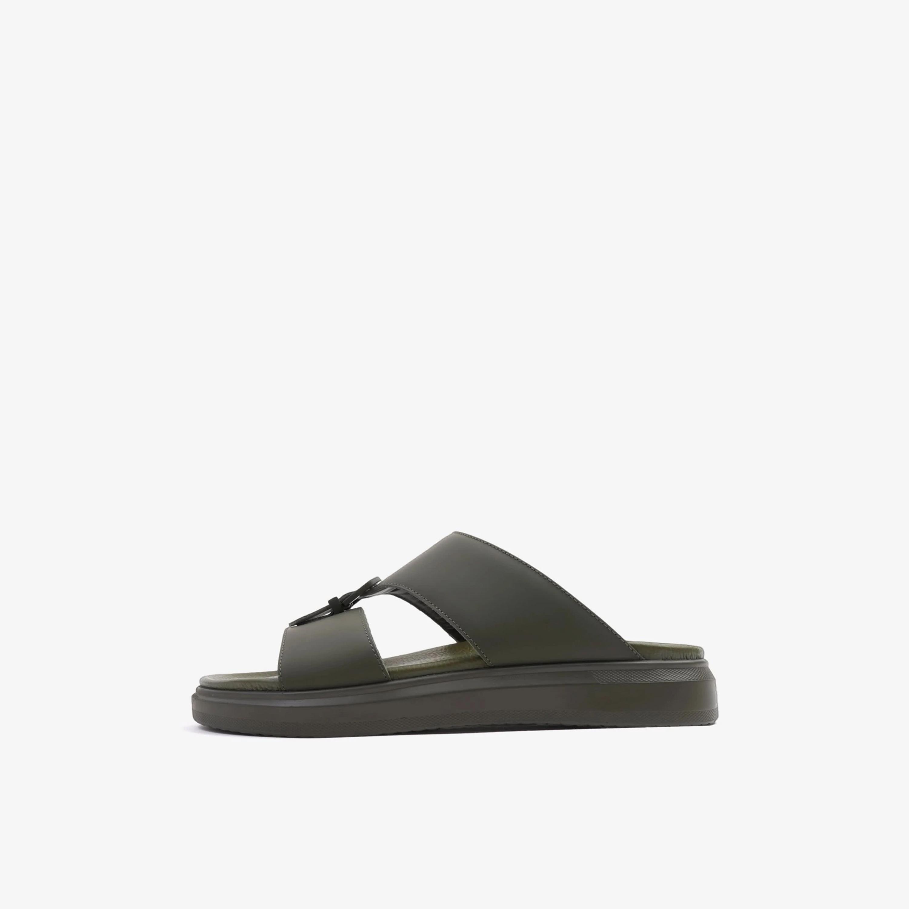 UOMO Cavalier Men's Slip-On Arabic Sandals | MSDCVBOL05-men-shoes-sandals-image-4