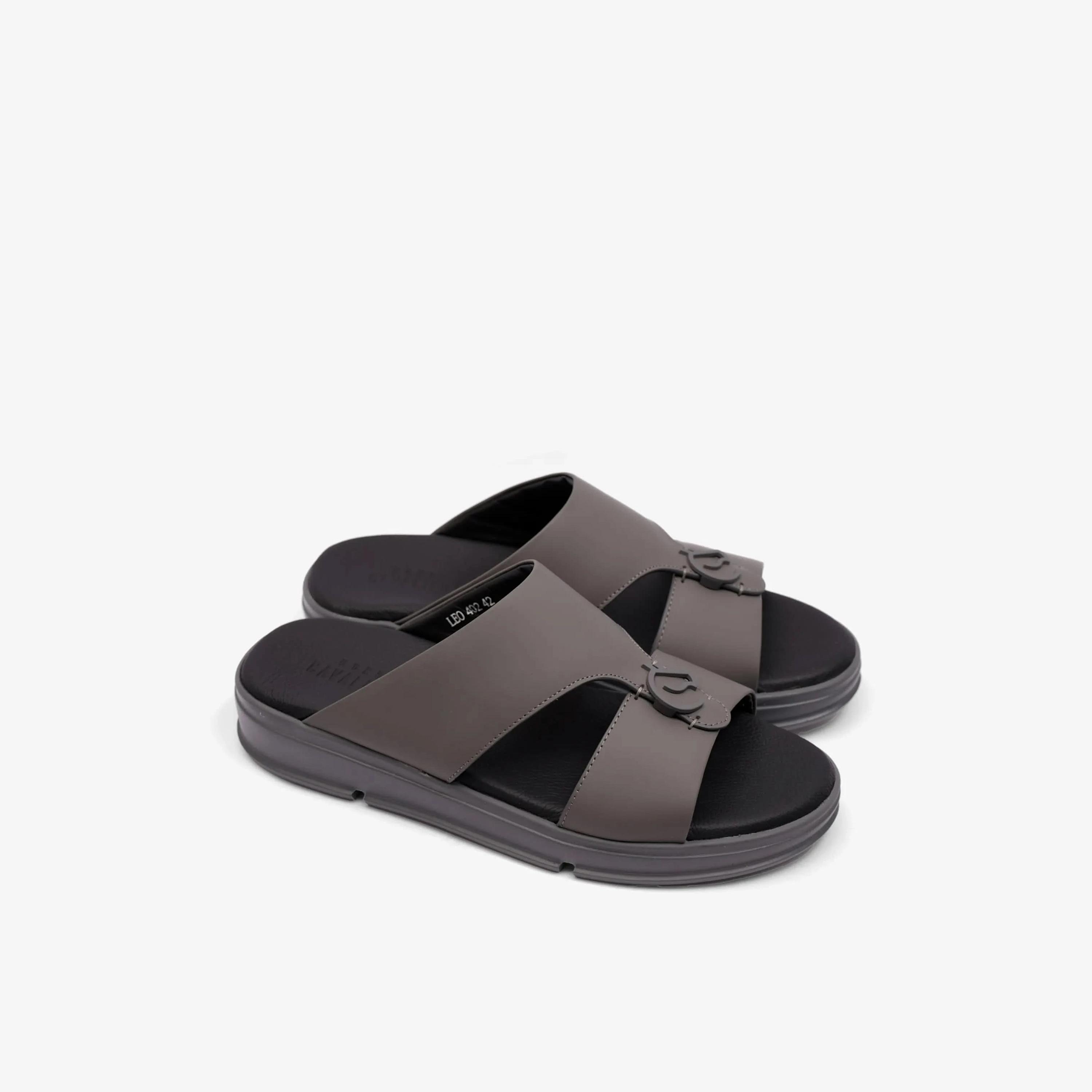 UOMO Cavalier Men's Slip-On Arabic Sandals | MSDCVLEO402-men-shoes-sandals-image-1