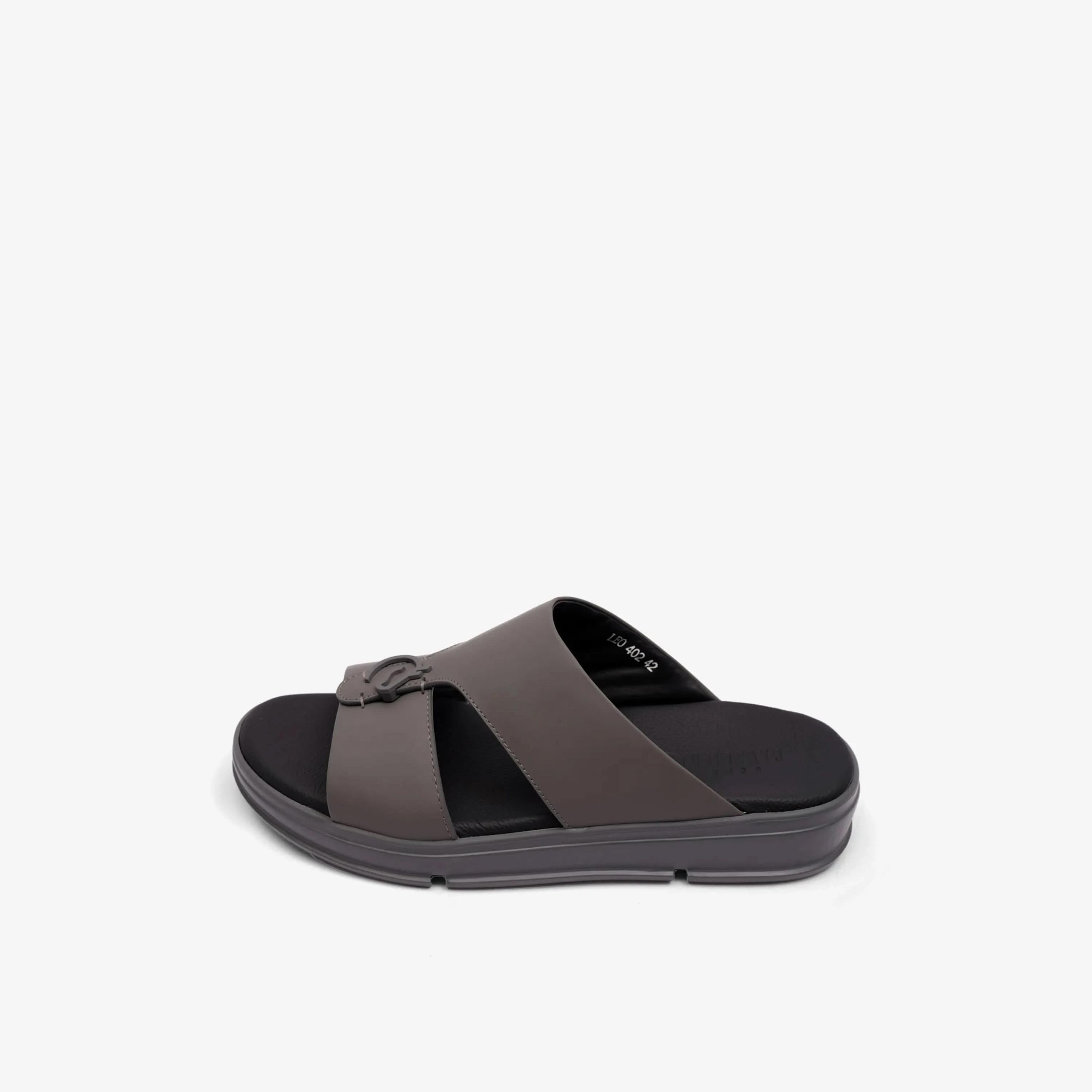 UOMO Cavalier Men's Slip-On Arabic Sandals | MSDCVLEO402-men-shoes-sandals-image-4