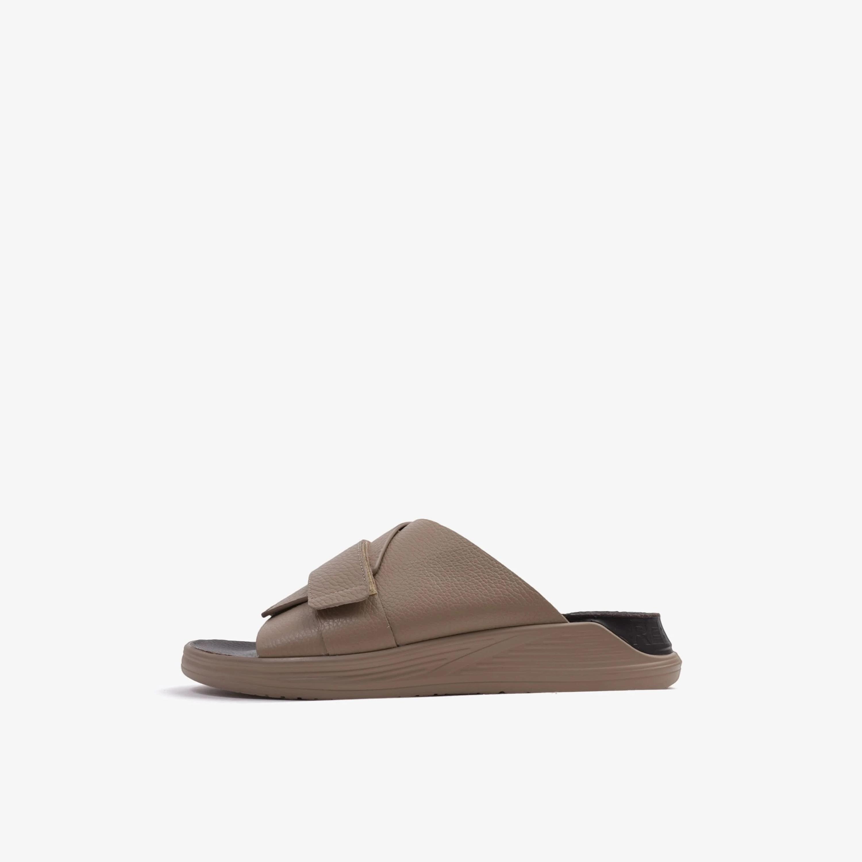 UOMO Cavalier Men's Slip-On Arabic Sandals | MSDCVSUN508-men-shoes-sandals-image-4