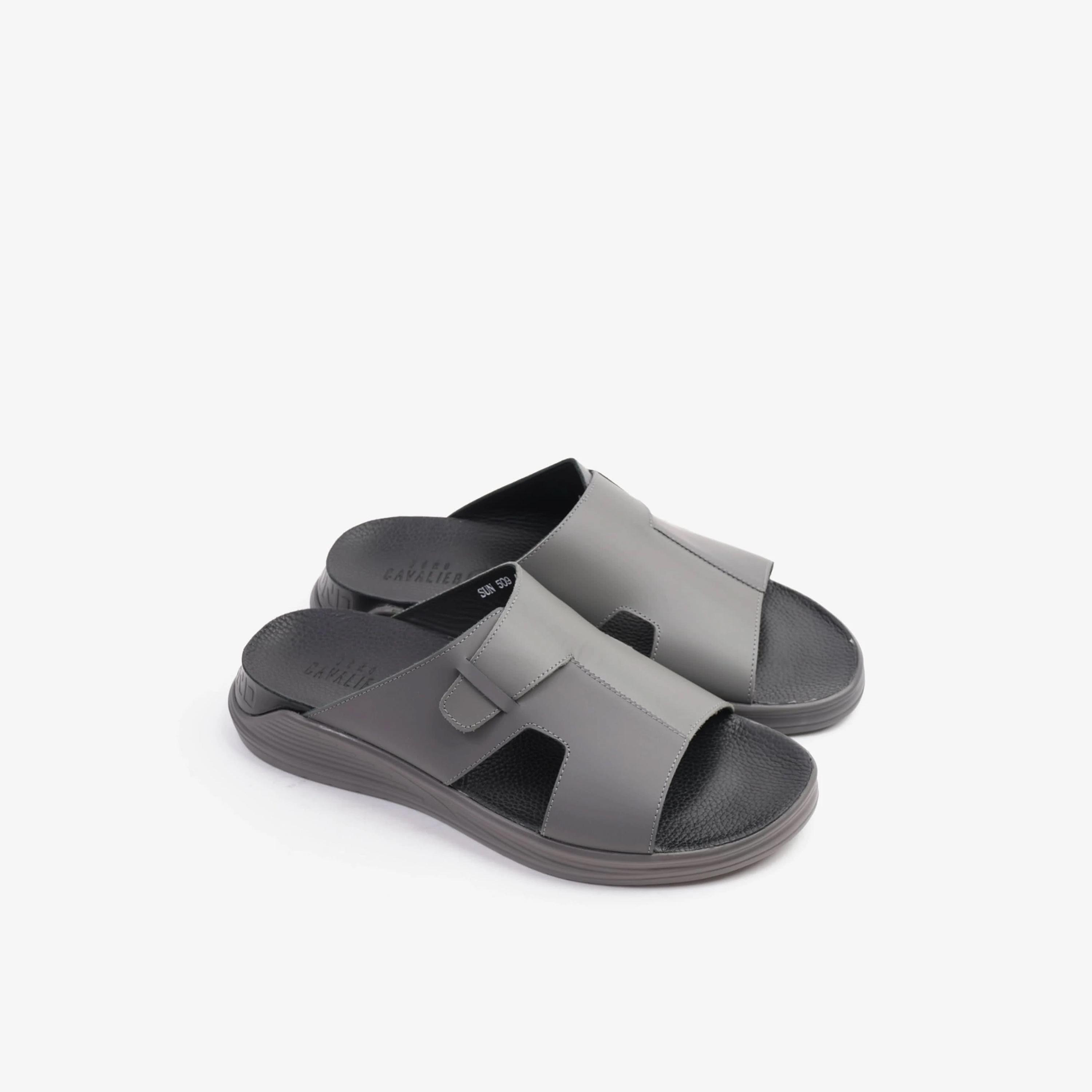 UOMO Cavalier Men's Slip-On Arabic Sandals | MSDCVSUN509-men-shoes-sandals-image-1