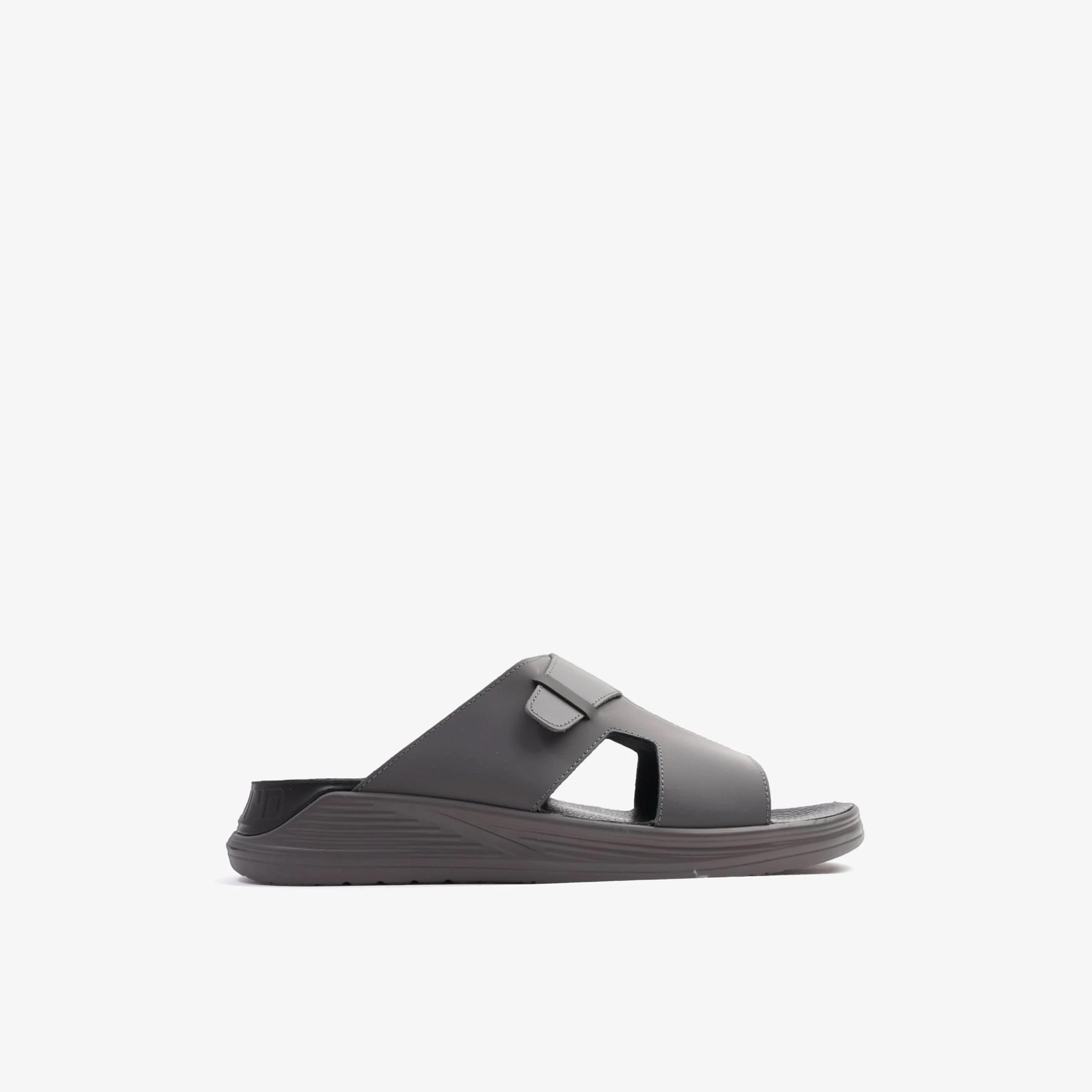 UOMO Cavalier Men's Slip-On Arabic Sandals | MSDCVSUN509-men-shoes-sandals-image-3