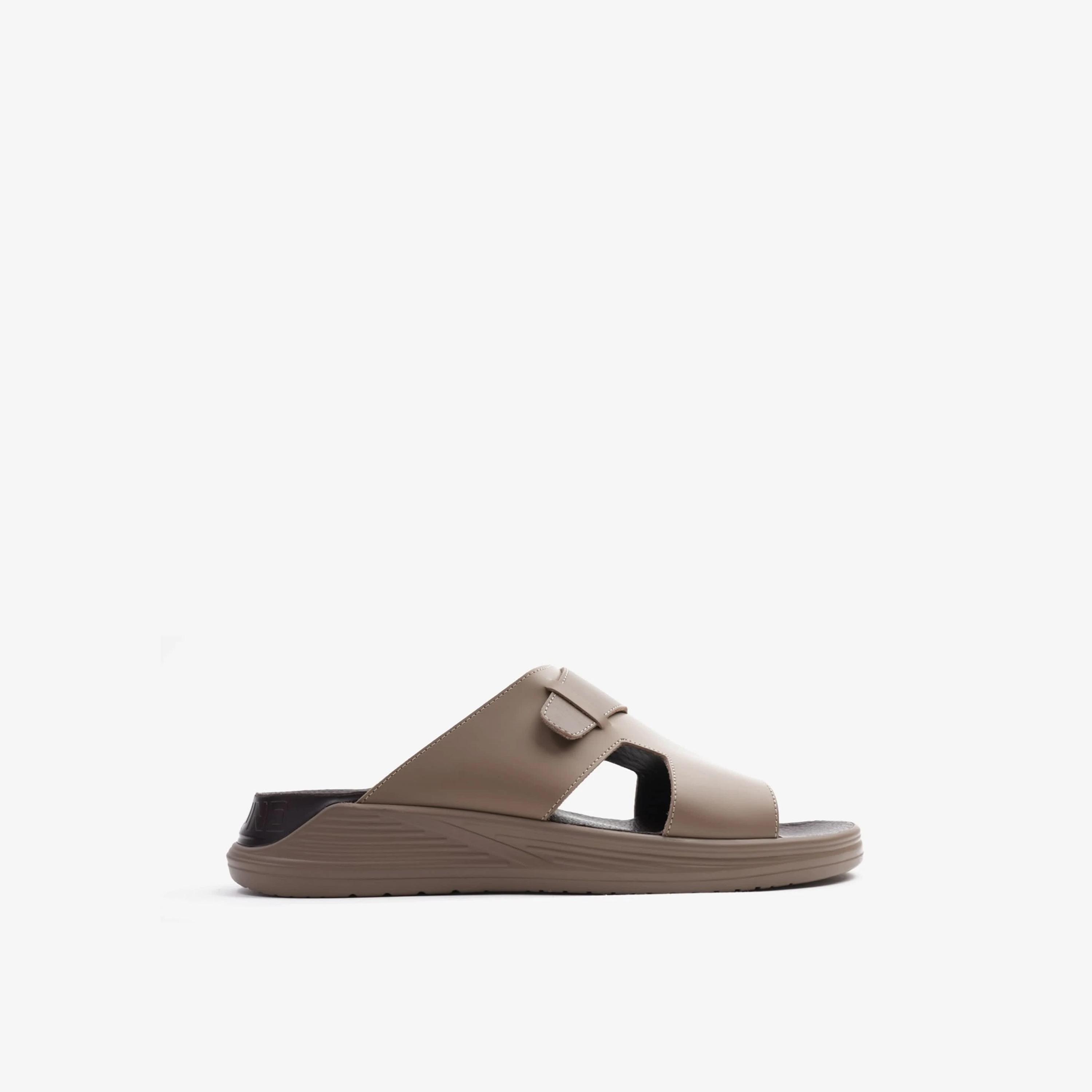 UOMO Cavalier Men's Slip-On Arabic Sandals | MSDCVSUN509-men-shoes-sandals-image-3