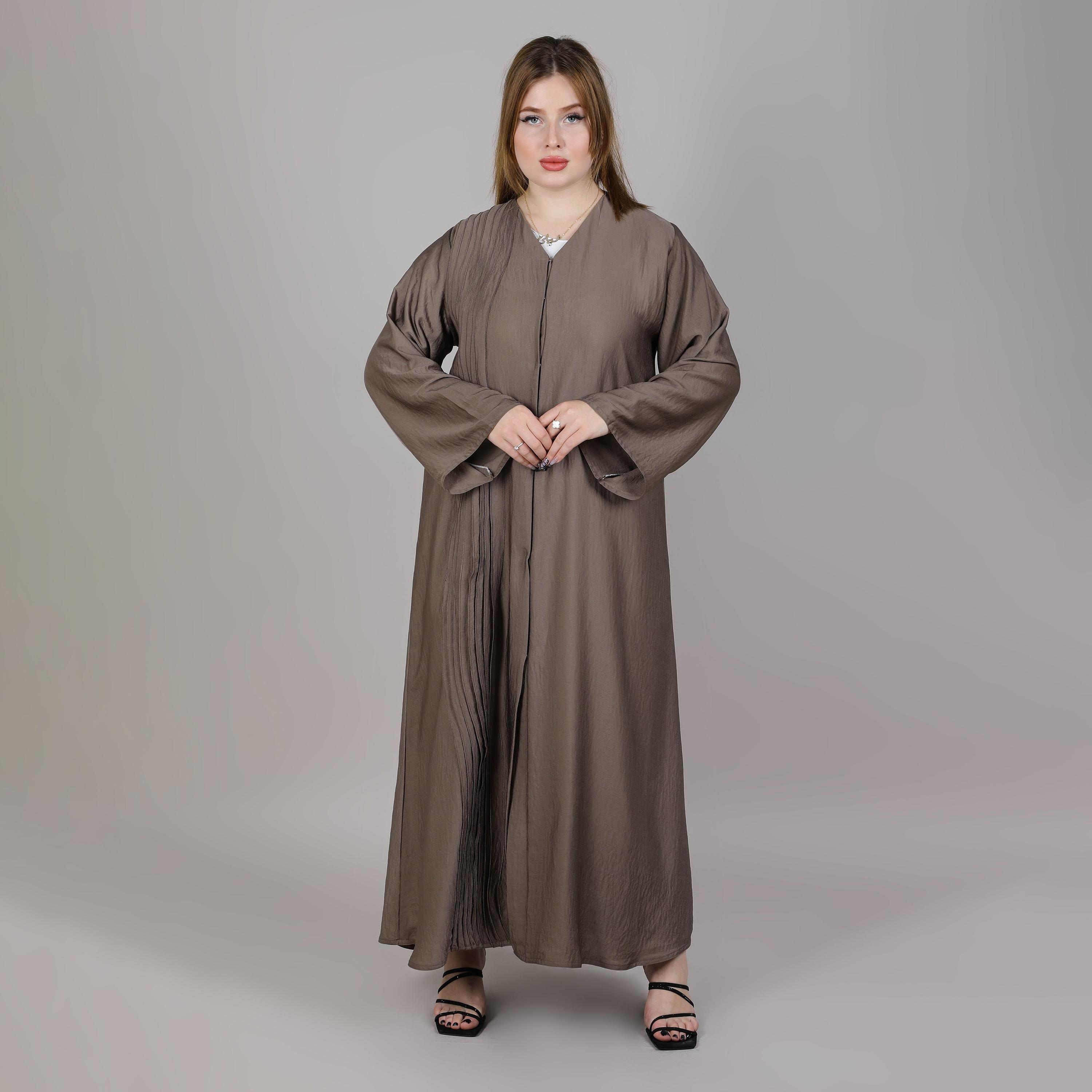 عباية نسائية مطوية بكسرات باللون البني الداكن من إم سكوير فاشون-women-arabicclothing-abayas-image-1