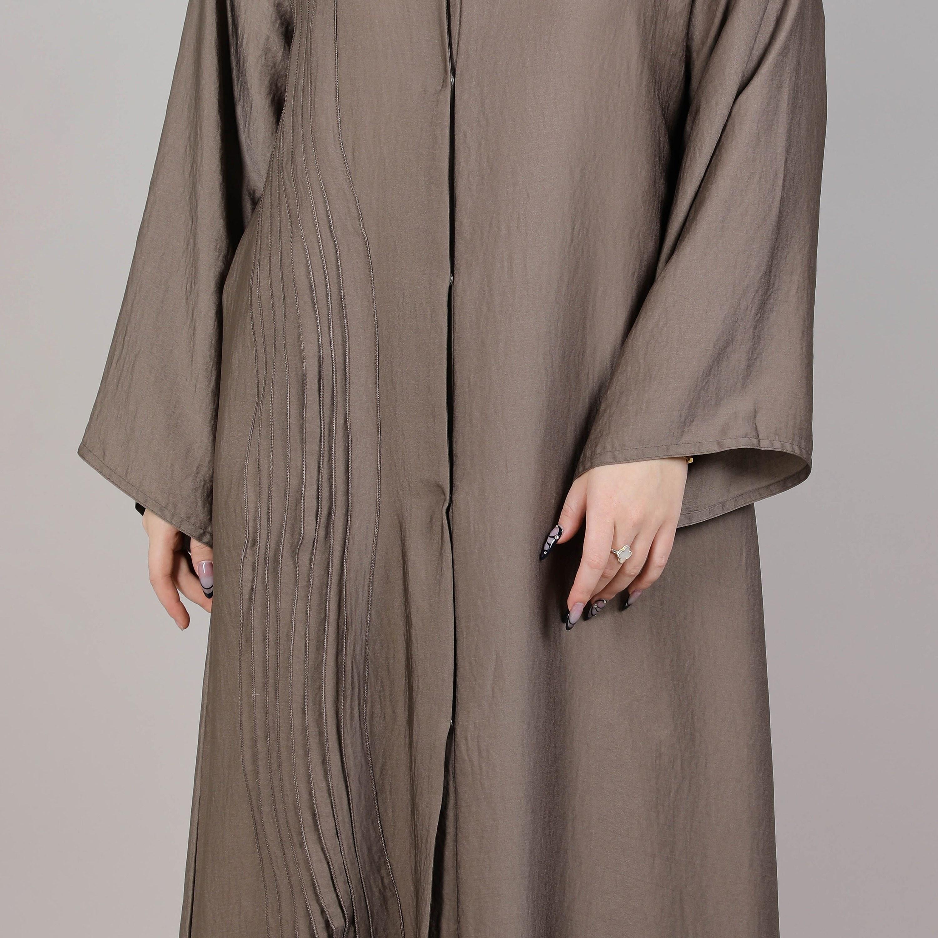 عباية نسائية مطوية بكسرات باللون البني الداكن من إم سكوير فاشون-women-arabicclothing-abayas-image-2