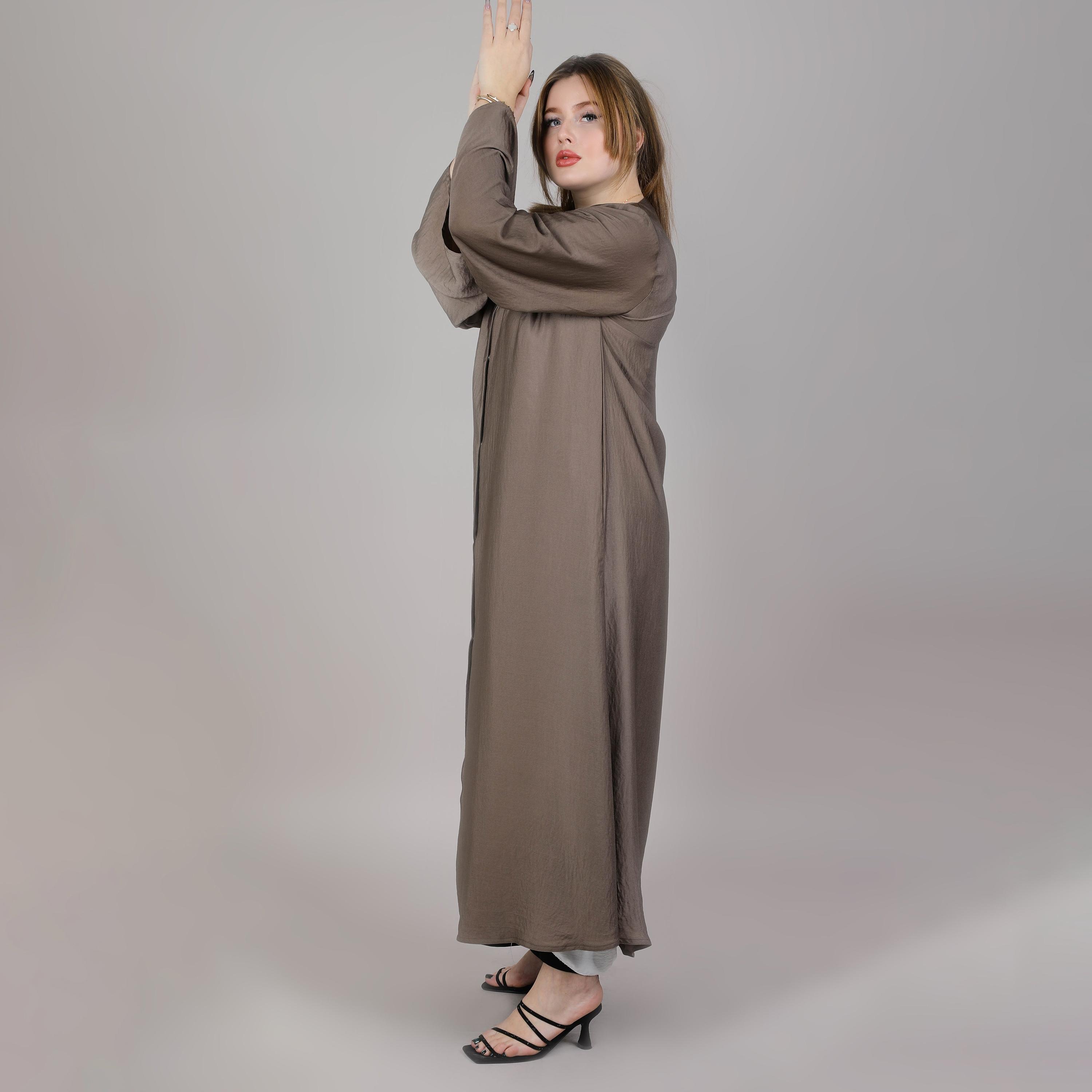 عباية نسائية مطوية بكسرات باللون البني الداكن من إم سكوير فاشون-women-arabicclothing-abayas-image-3
