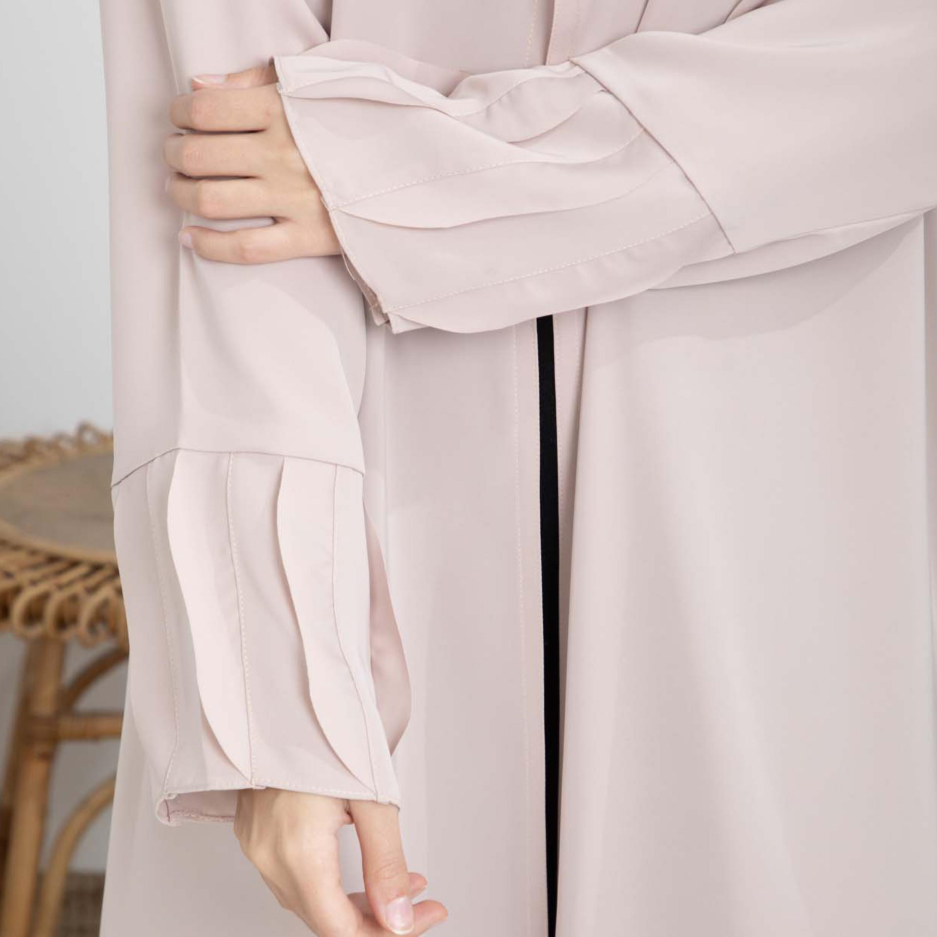 عباية نسائية من نيدا مع حجاب وأكمام مكشكشة من إم سكوير فاشون-women-arabicclothing-abayas-image-2