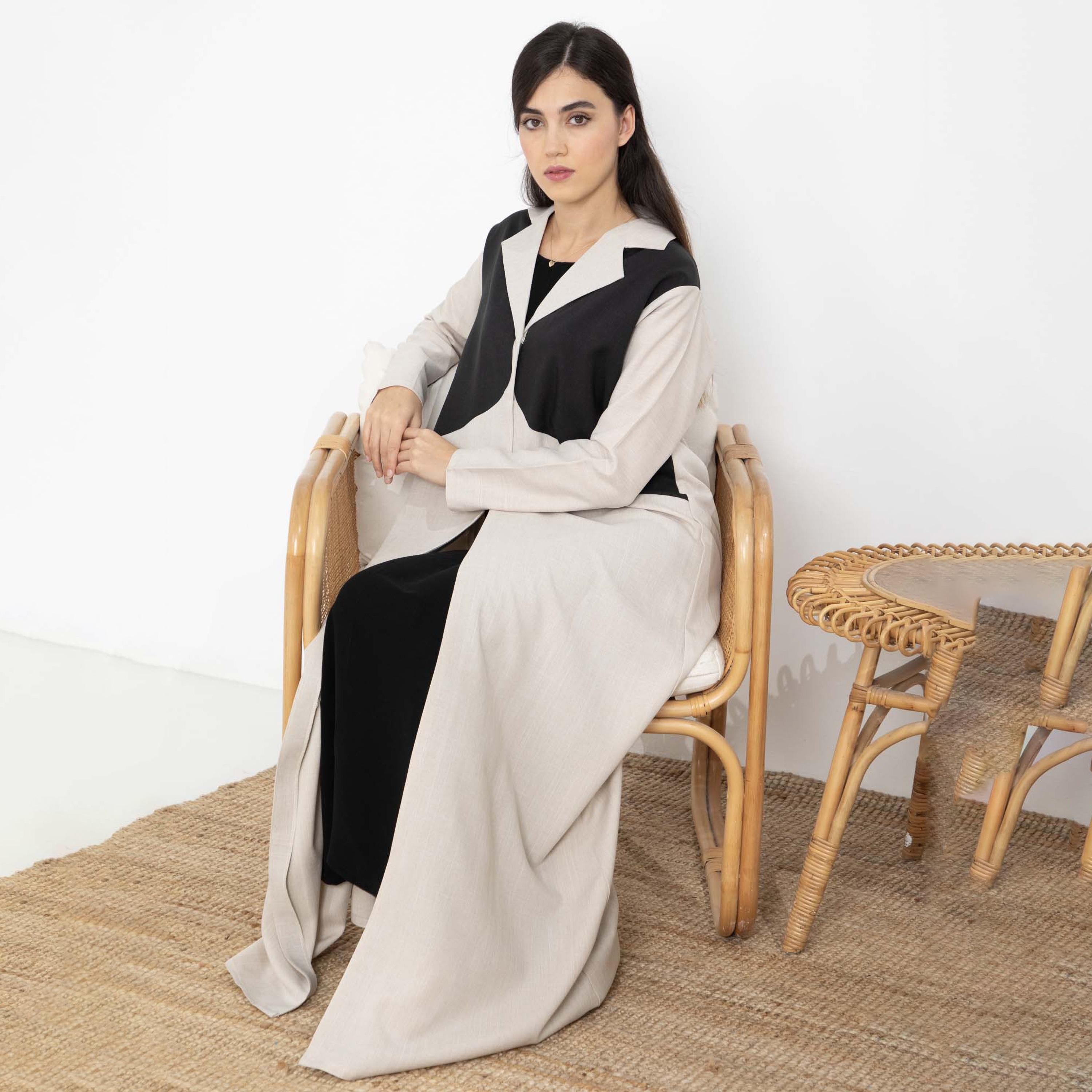 عباية نسائية بلون بيج مع ياقة مضلعة وحجاب من إم سكوير فاشون-women-arabicclothing-abayas-image-4