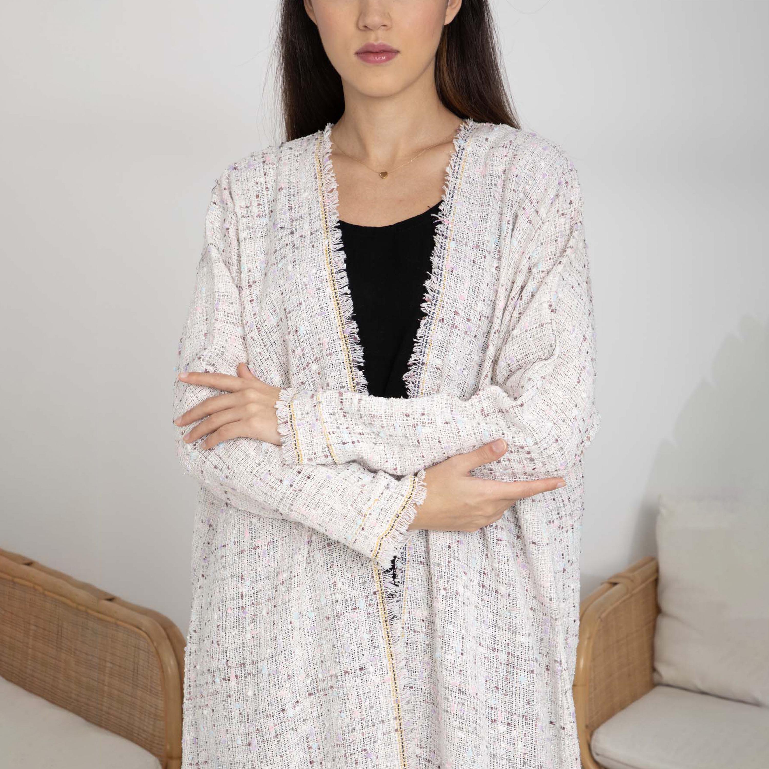 عباية نسائية من التويد باللون الأبيض مع حجاب من إم سكوير فاشون-women-arabicclothing-abayas-image-2