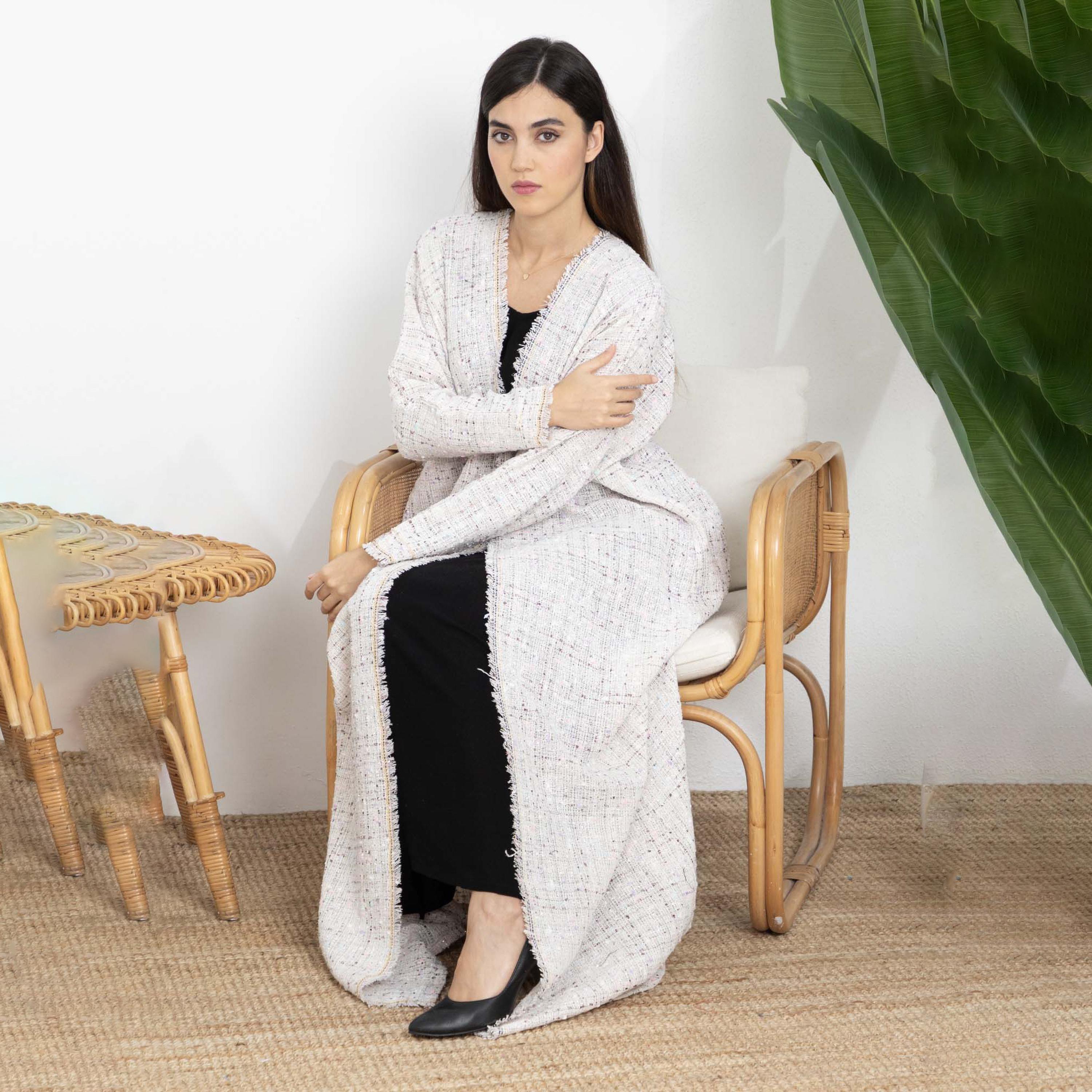 عباية نسائية من التويد باللون الأبيض مع حجاب من إم سكوير فاشون-women-arabicclothing-abayas-image-4
