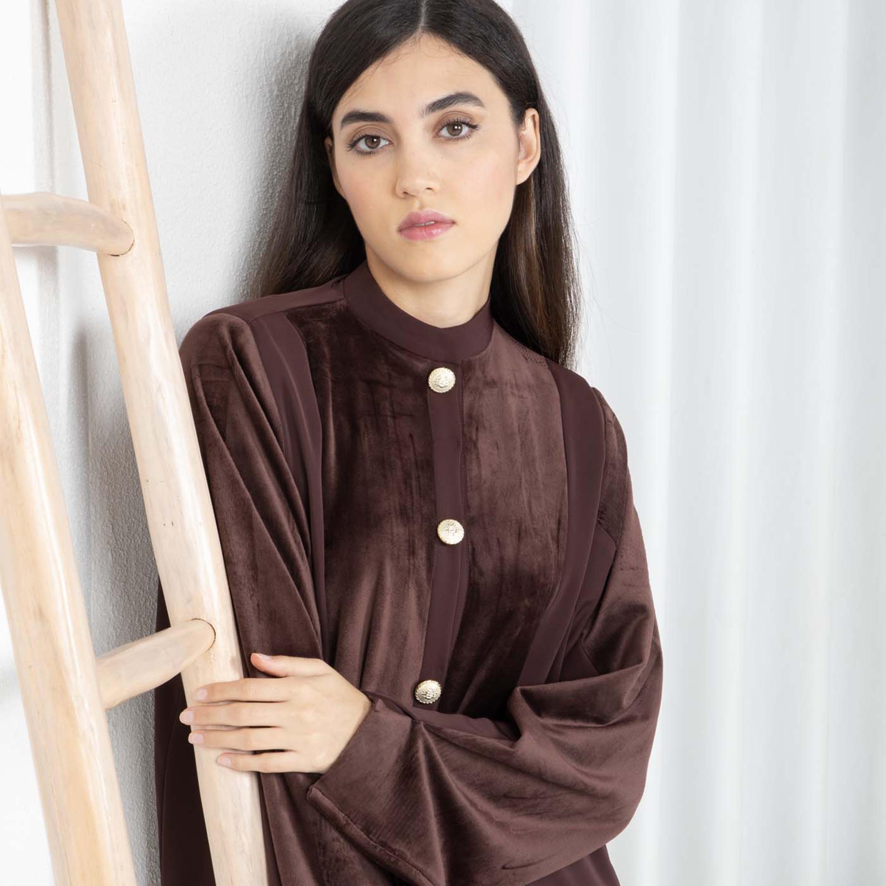 Msquare Fashion Colour Blocked Mandarin Collar Wide Sleeves Nida and Velvet Women's Abaya with Hijab-women-arabicclothing-abayas-image-4