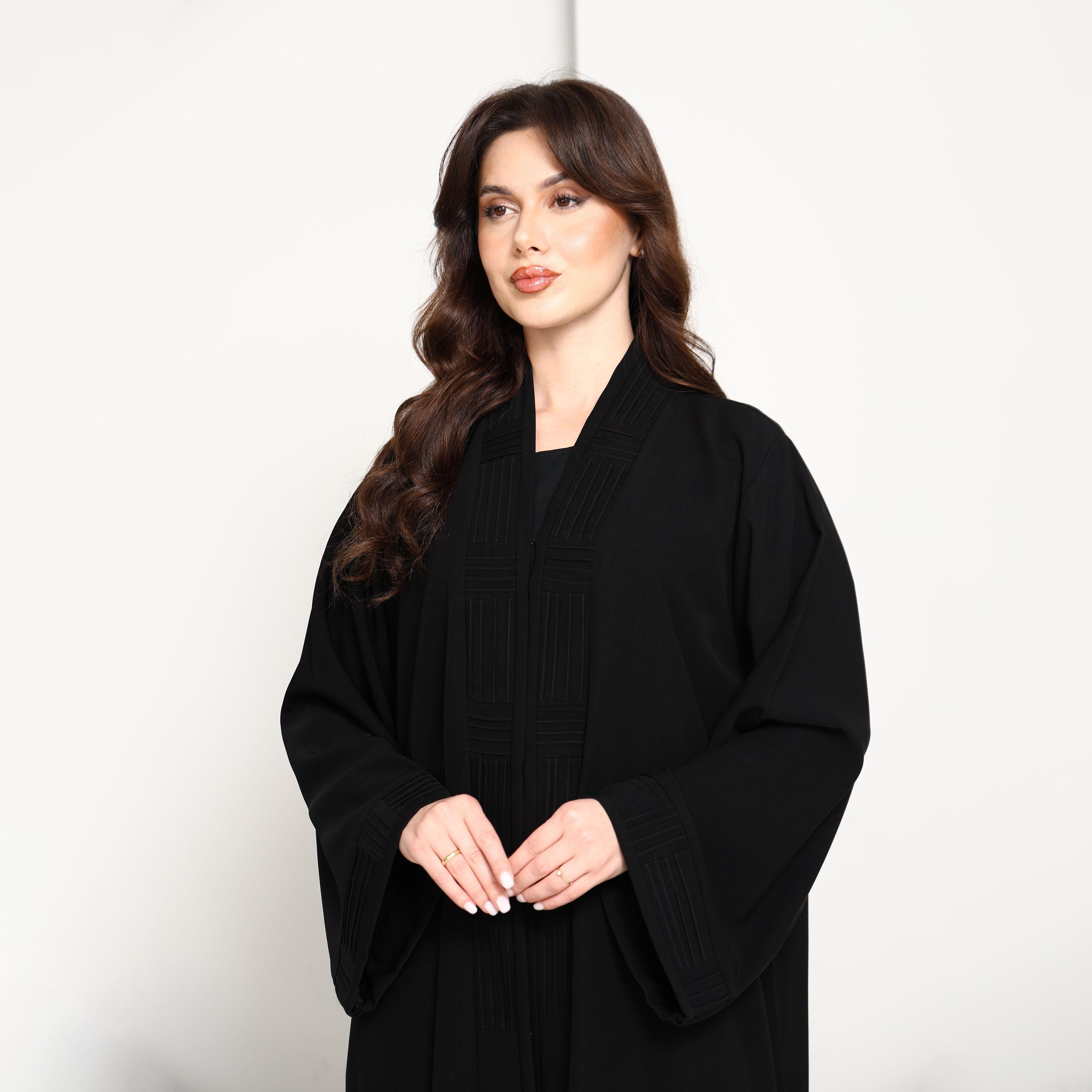 عباية نسائية من قماش "ندا" بأكمام واسعة وتفاصيل خياطة طولية بلون أسود من إم سكوير فاشن-women-arabicclothing-abayas-image-2