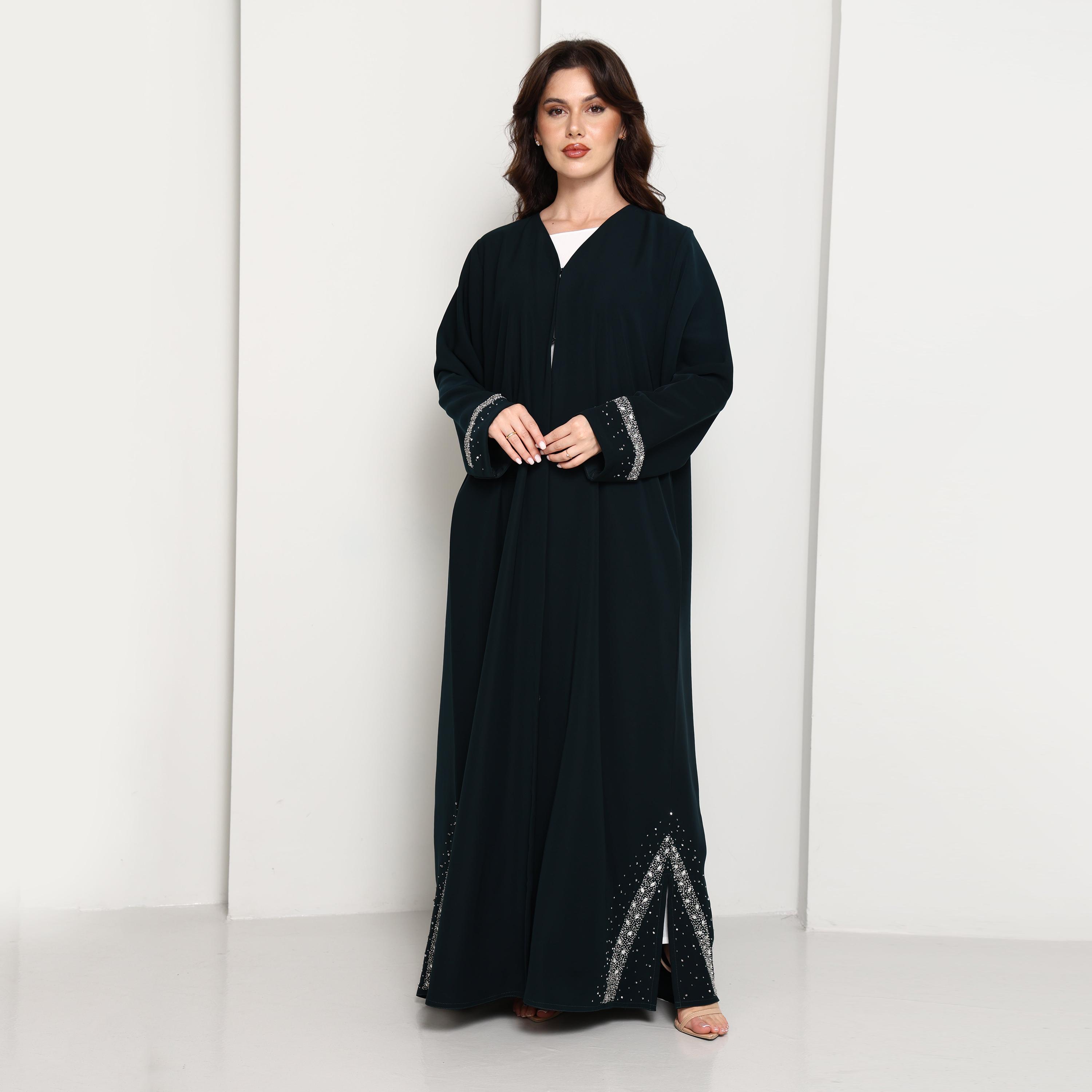 عباية نسائية من قماش "كريب" بخرز على الأساور والحواف بلون أخضر داكن من إم سكوير فاشن-women-arabicclothing-abayas-image-6