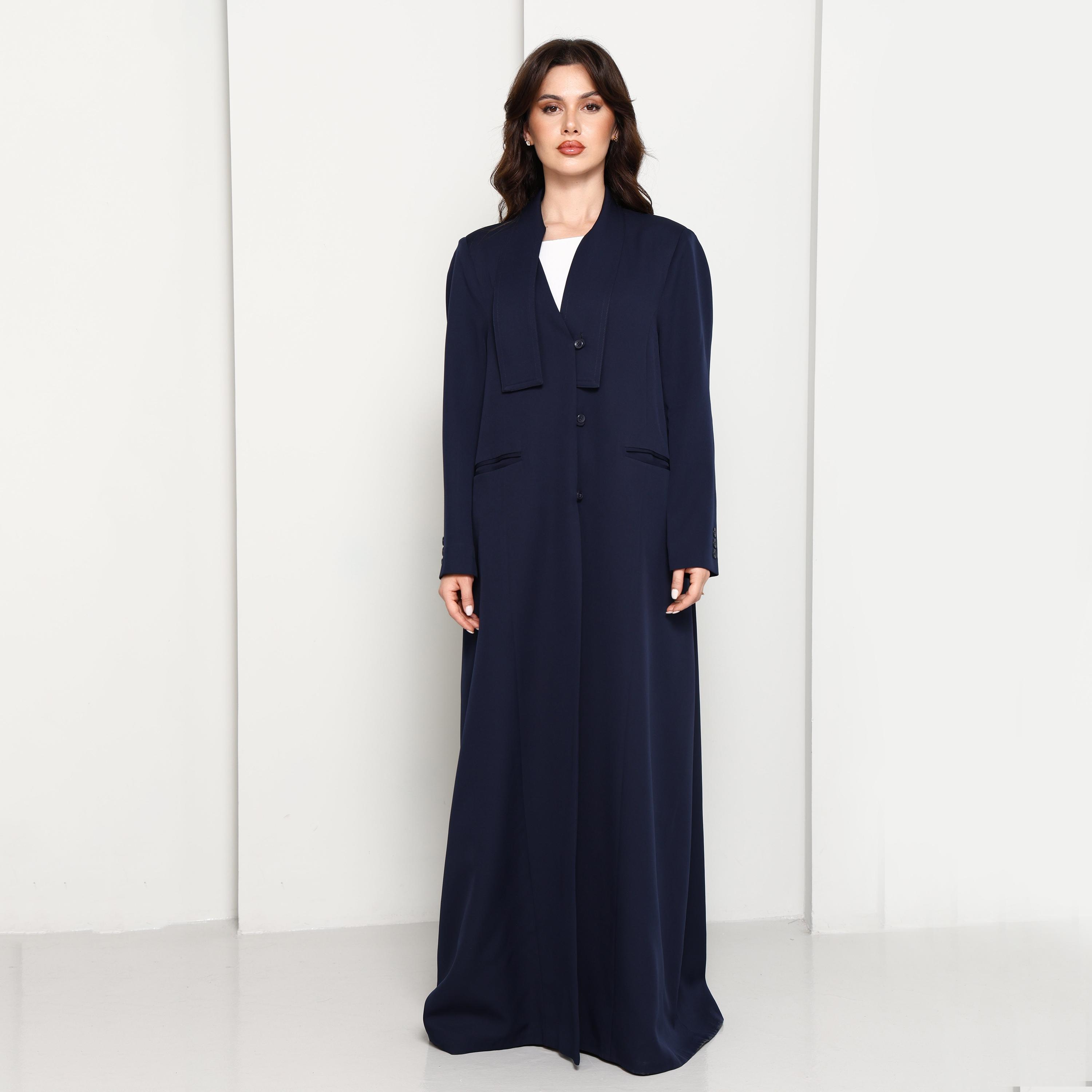 عباية نسائية بتصميم "معطف" من قماش "كريب" مع طرحة بلون كحلي من إم سكوير فاشن-women-arabicclothing-abayas-image-1