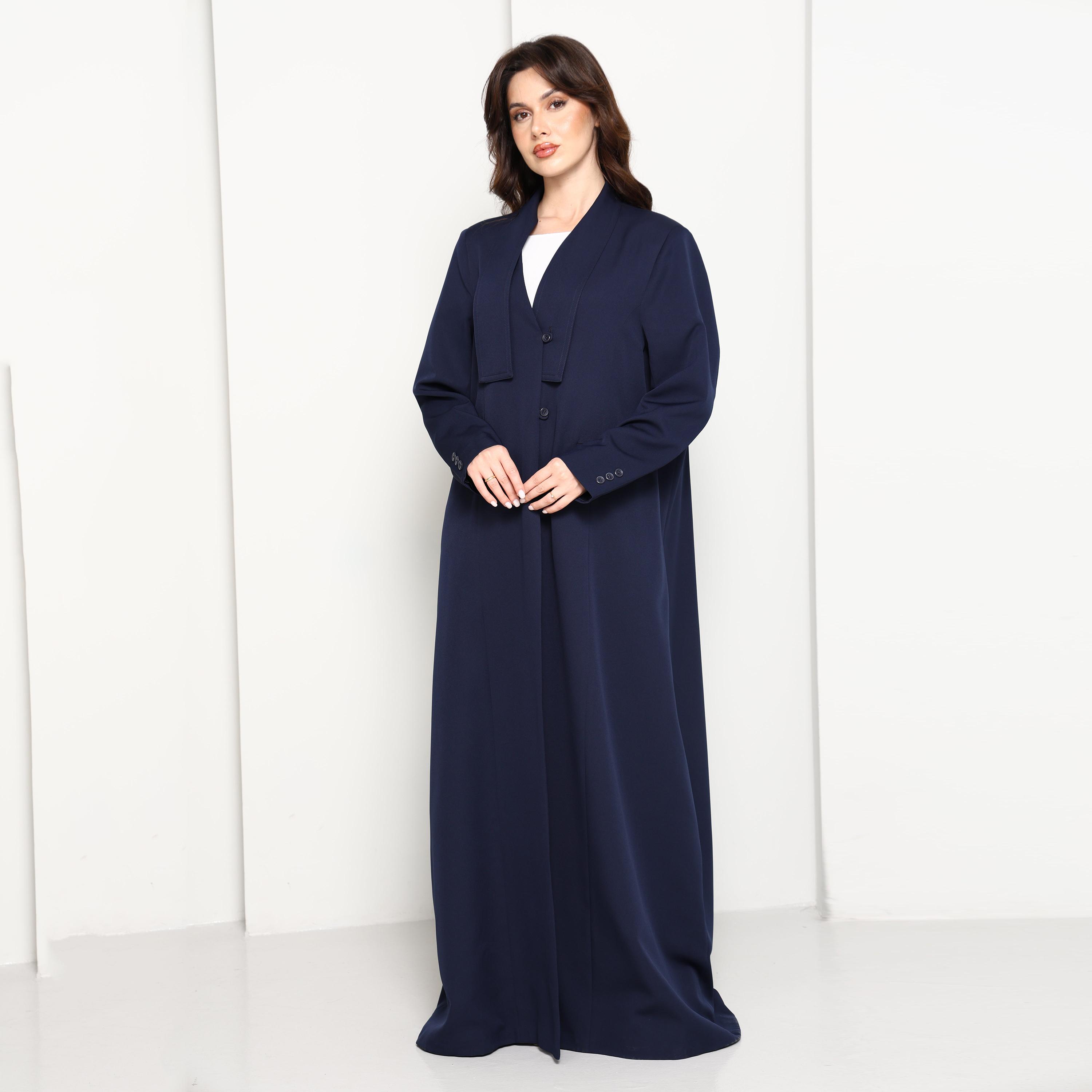 عباية نسائية بتصميم "معطف" من قماش "كريب" مع طرحة بلون كحلي من إم سكوير فاشن-women-arabicclothing-abayas-image-6