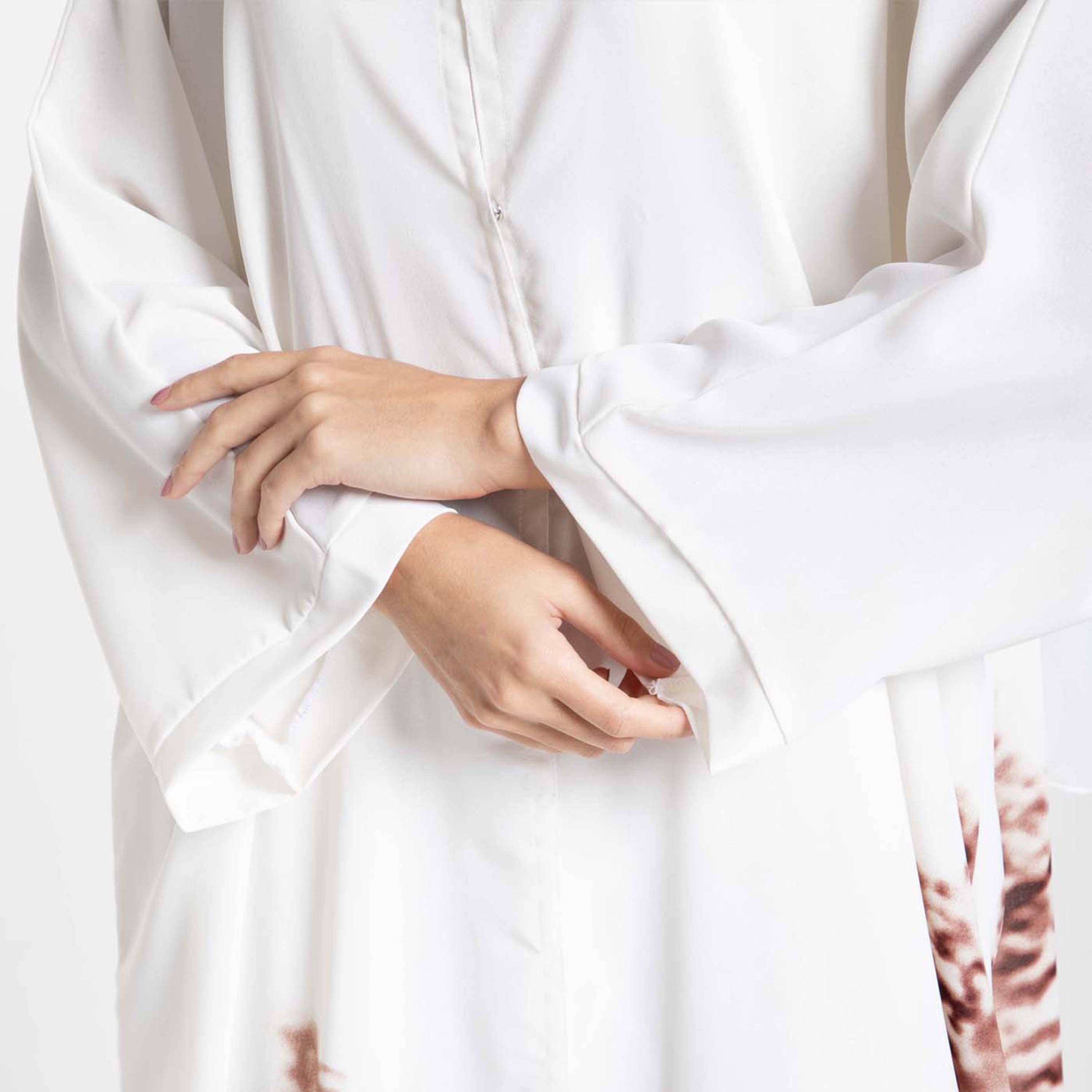 عباية نسائية بطبعة غابة بيضاء وبنية مع حجاب من إم سكوير فاشون-women-arabicclothing-abayas-image-2