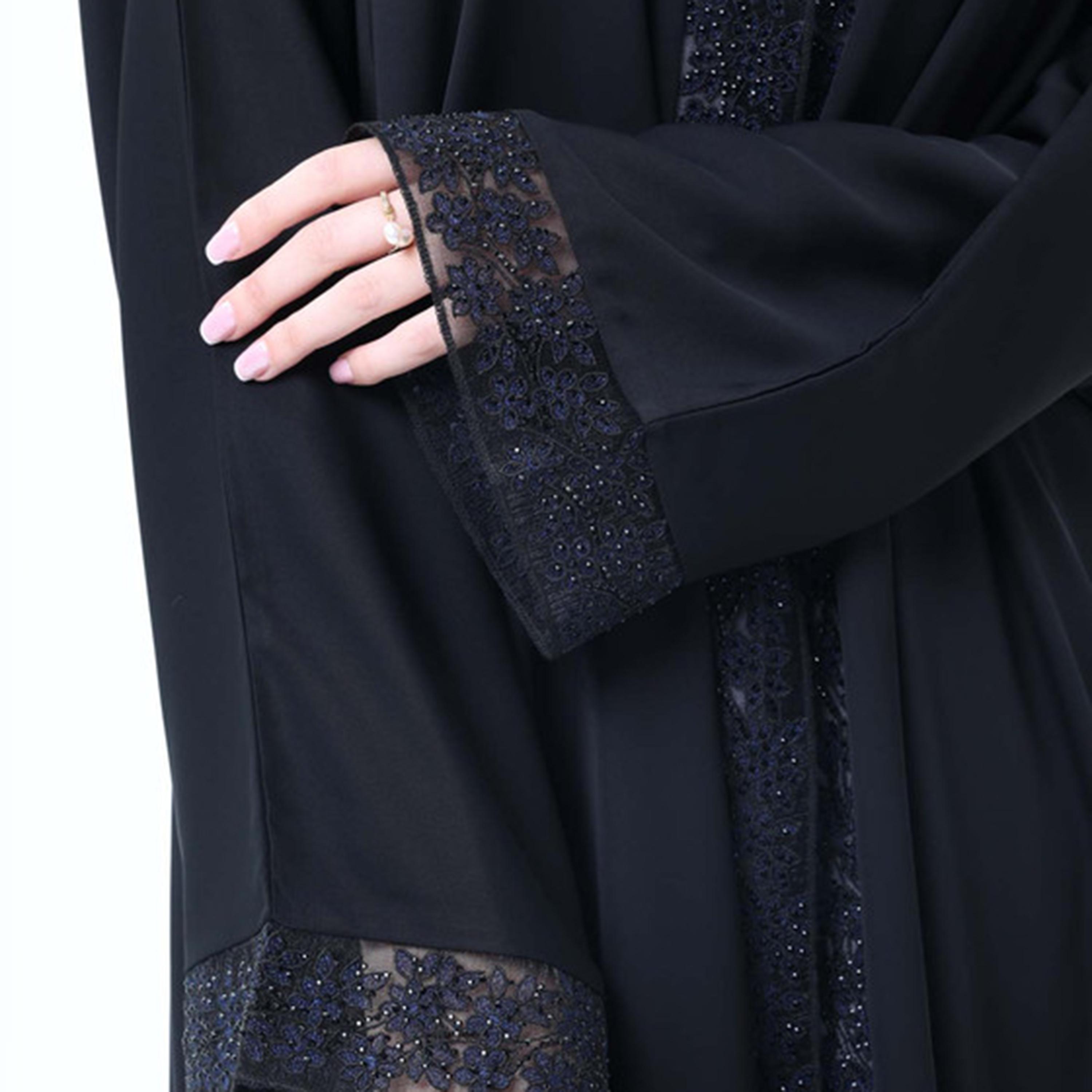 عباءة نسائية من قماش نيدا بتفاصيل دانتيل باللون الأسود من إمسكوير فاشون-women-arabicclothing-abayas-image-2