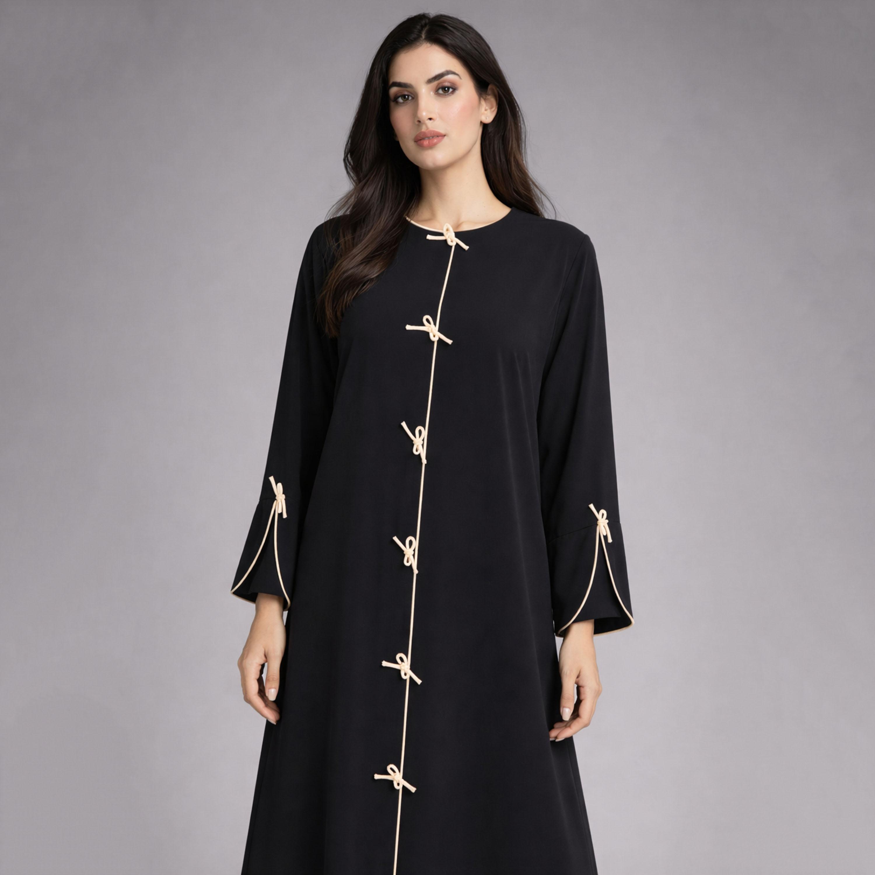 عباية نسائية من قماش "ندا" بتفاصيل خياطة متباينة وعقدة ربط من إم سكوير فاشن-women-arabicclothing-abayas-image-2