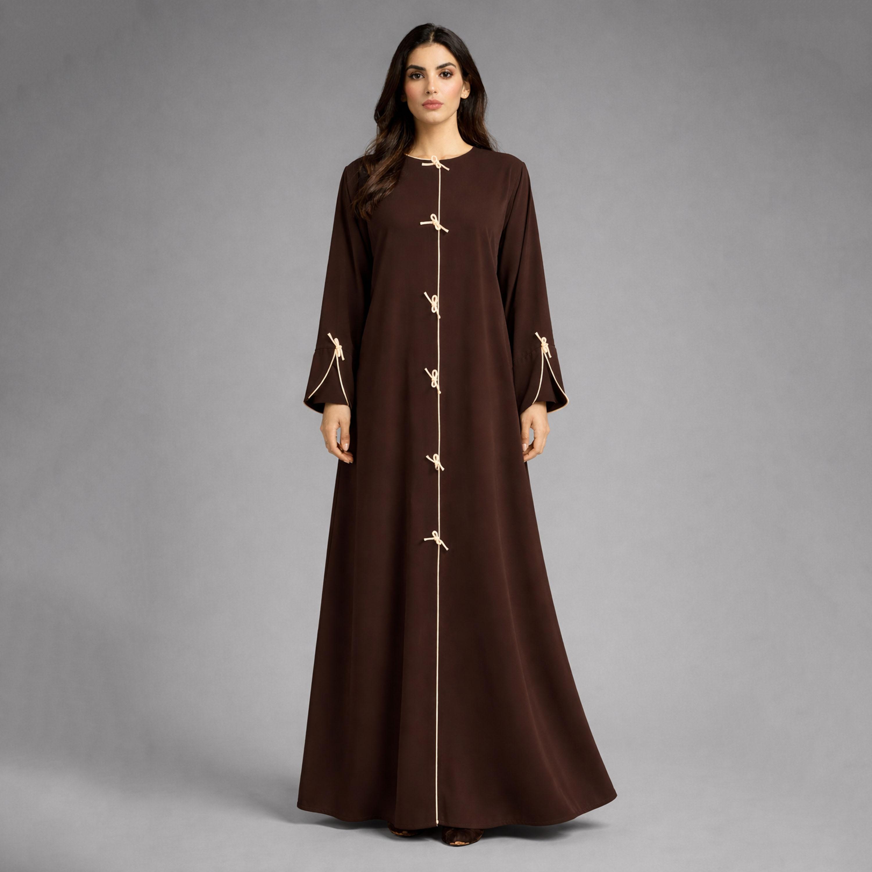 عباية نسائية من قماش "ندا" بتفاصيل خياطة متباينة وعقدة ربط من إم سكوير فاشن-women-arabicclothing-abayas-image-4
