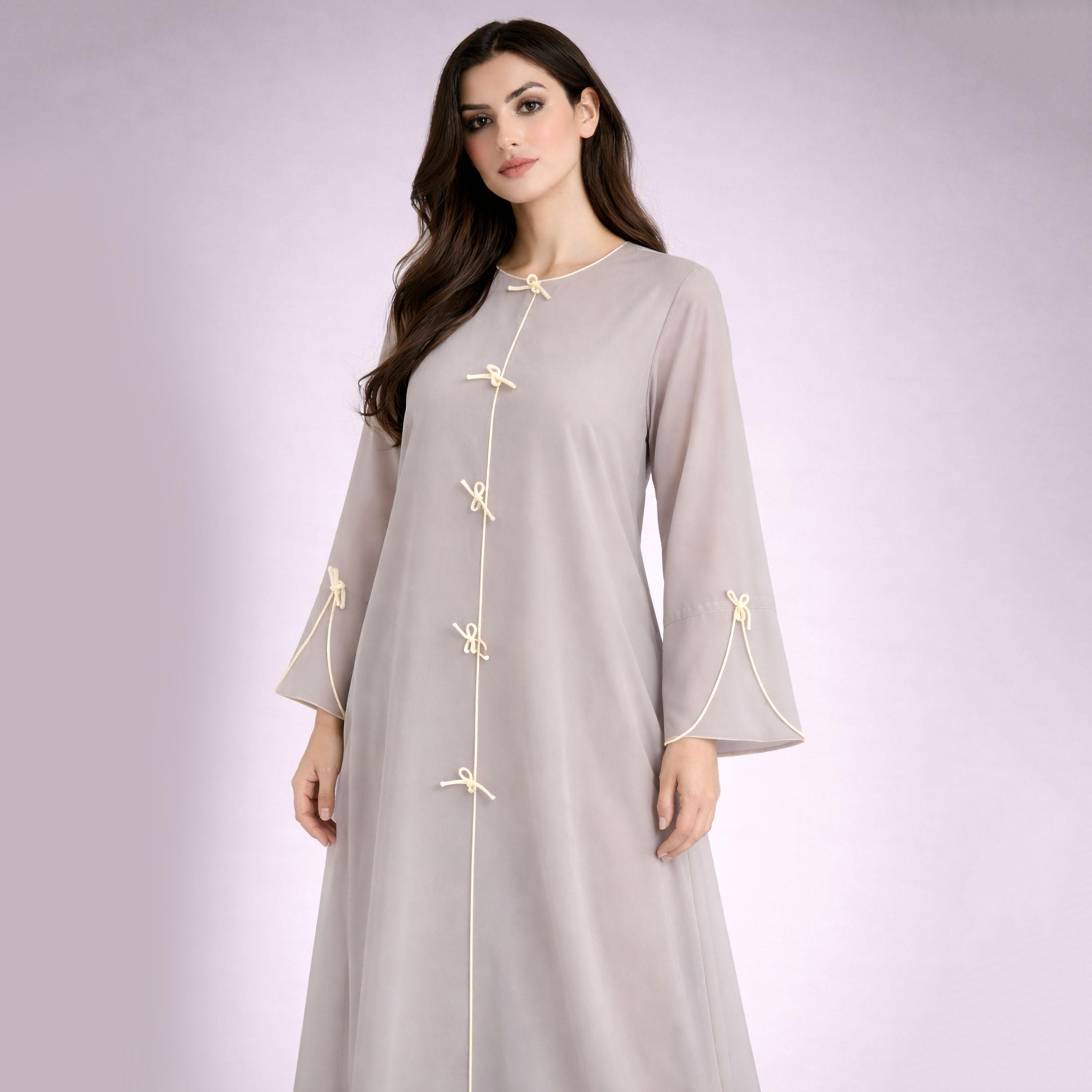 عباية نسائية من قماش "ندا" بتفاصيل خياطة متباينة وعقدة ربط من إم سكوير فاشن-women-arabicclothing-abayas-image-2