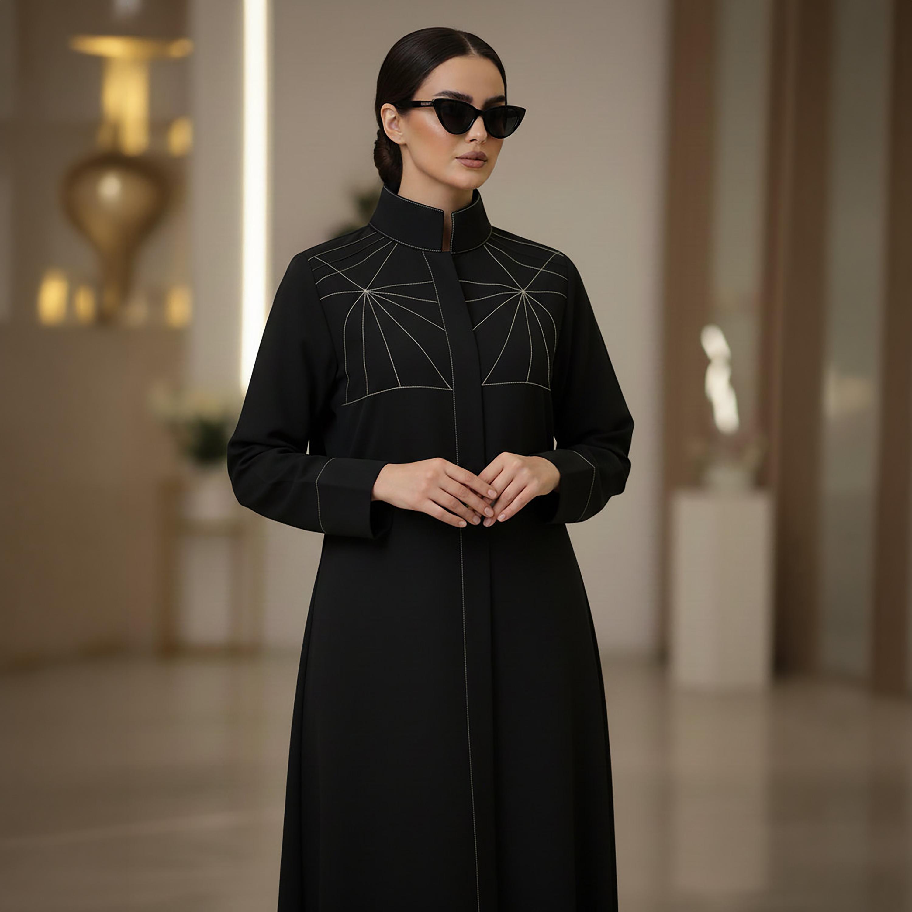 عباءة رسمية "كوبرا كريب" بياقة ماندارين وتطريز غرز متباينة للنساء من إم سكوير فاشن-women-arabicclothing-abayas-image-2