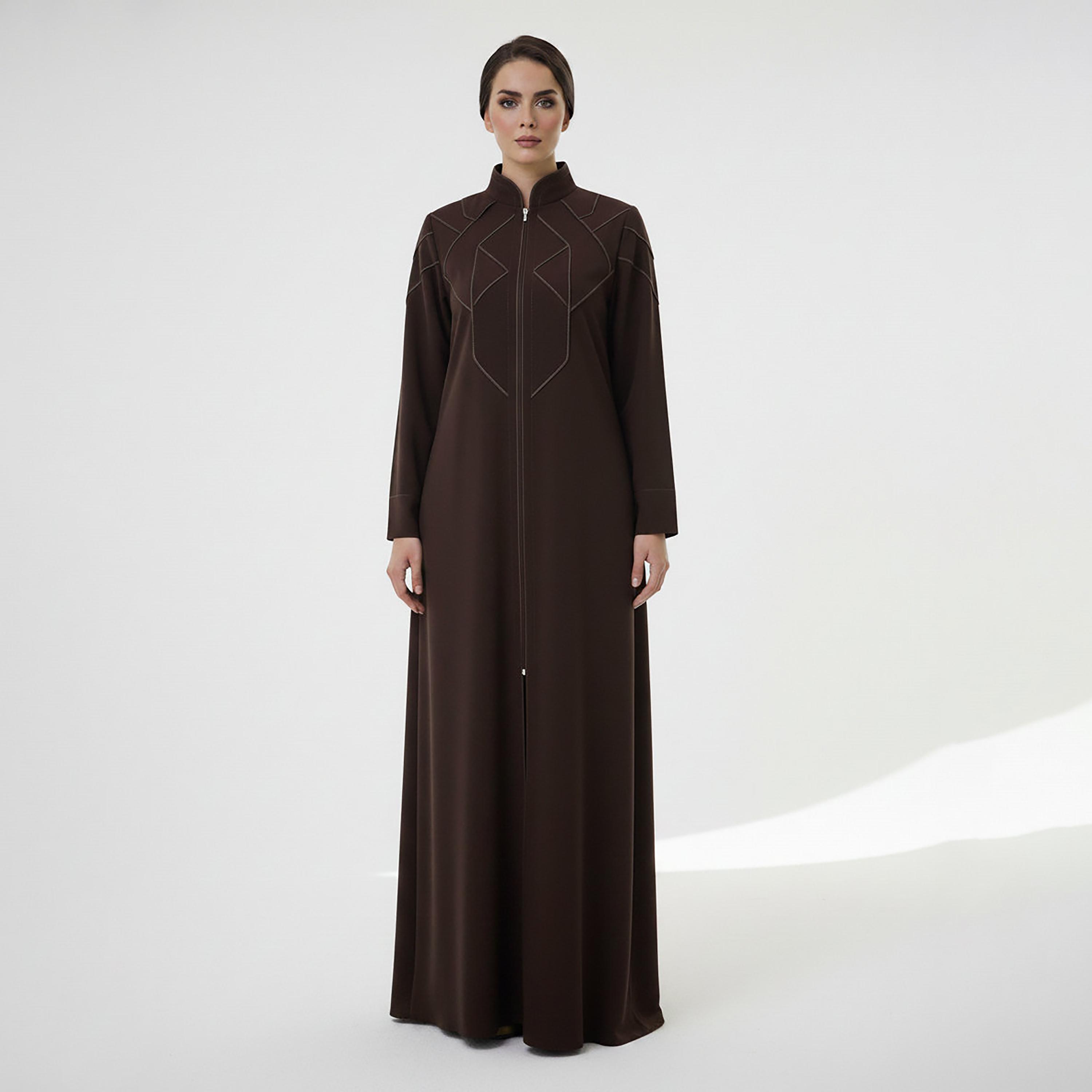 عباءة "كوبرا كريب" بياقة ماندارين وتطريز غرز متباينة للنساء من إم سكوير فاشن-women-arabicclothing-abayas-image-1